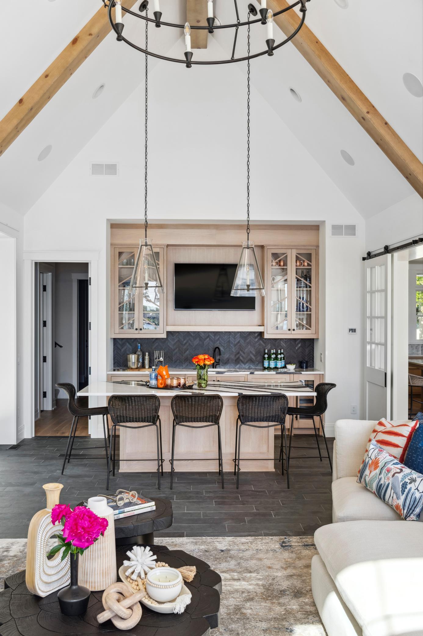 2475 Dunwoody Avenue