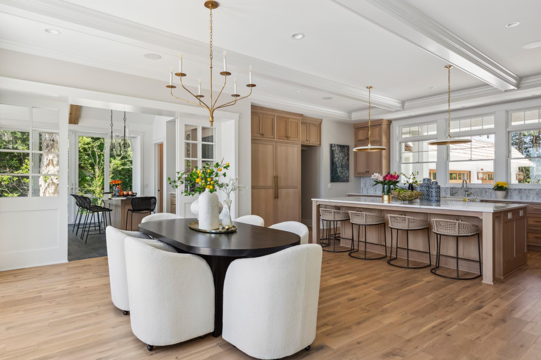 2475 Dunwoody Avenue