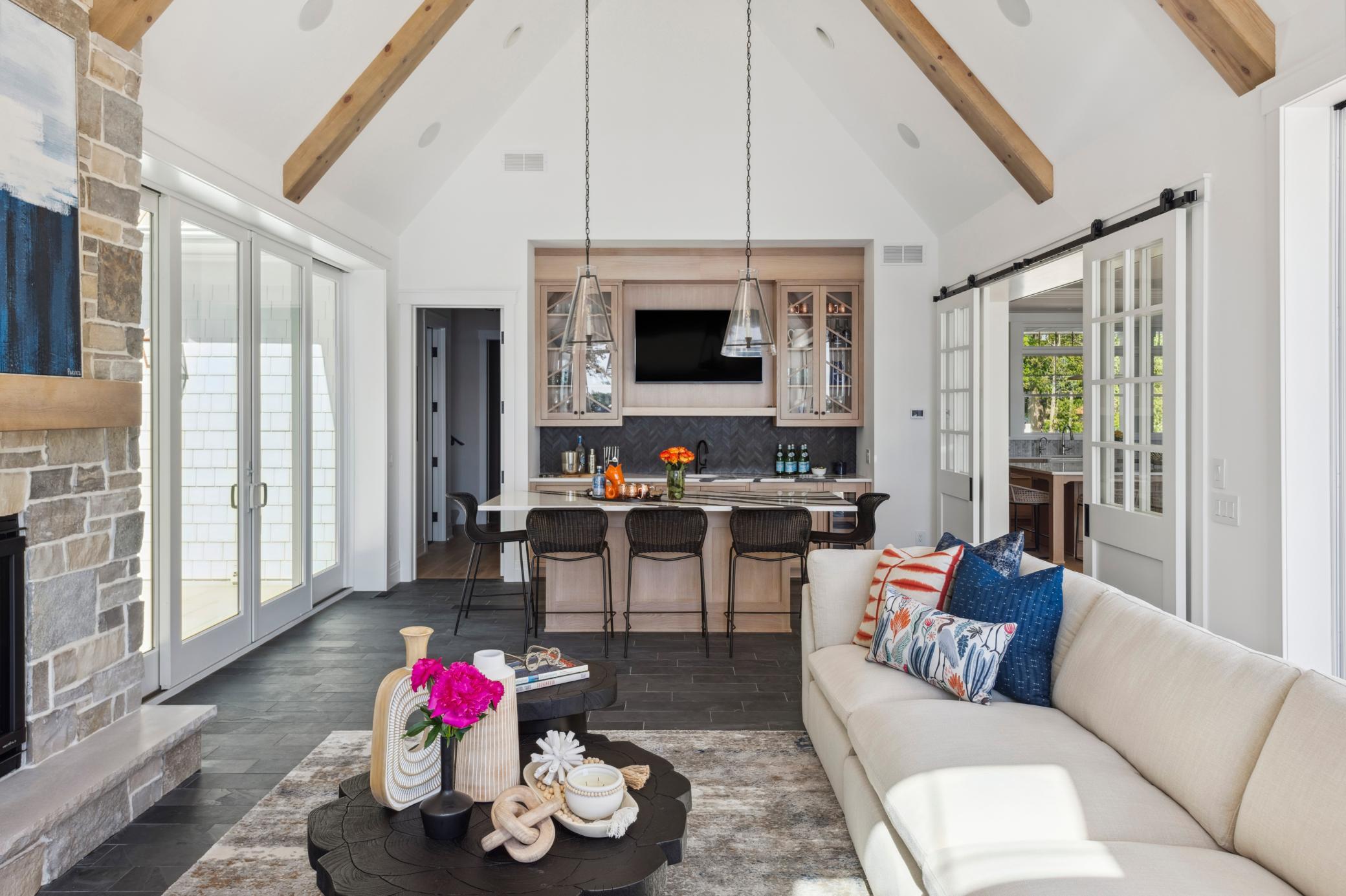 2475 Dunwoody Avenue