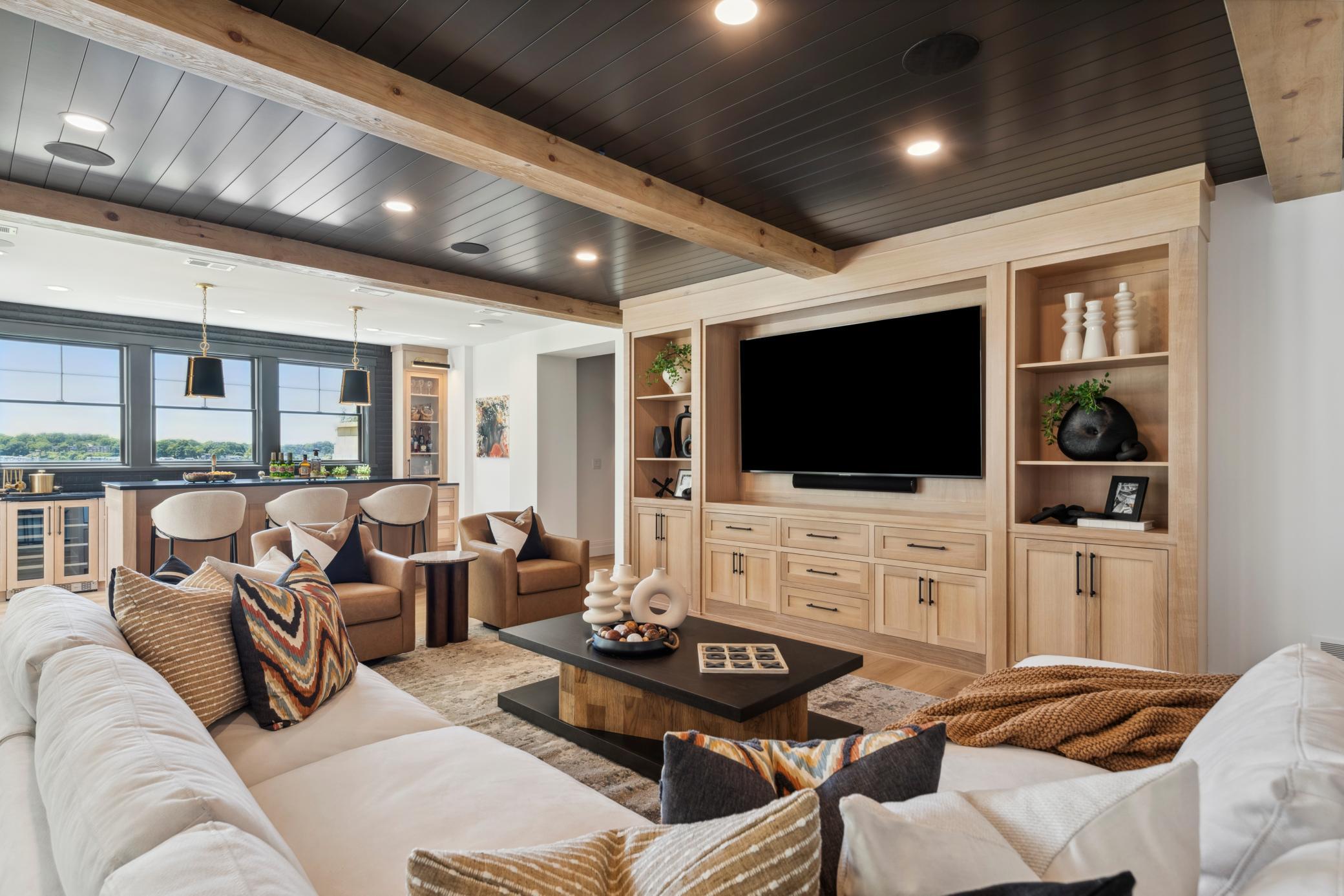 2475 Dunwoody Avenue