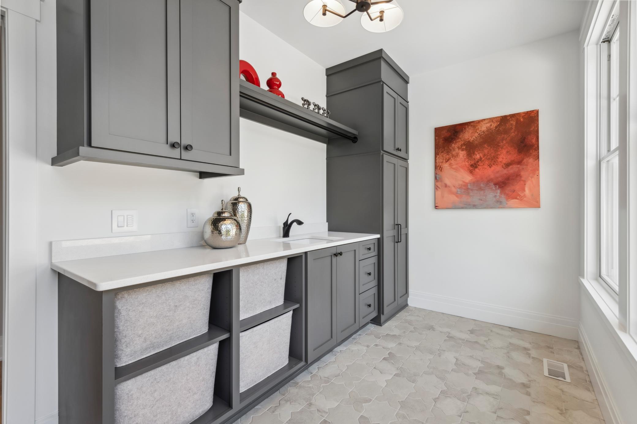 2475 Dunwoody Avenue