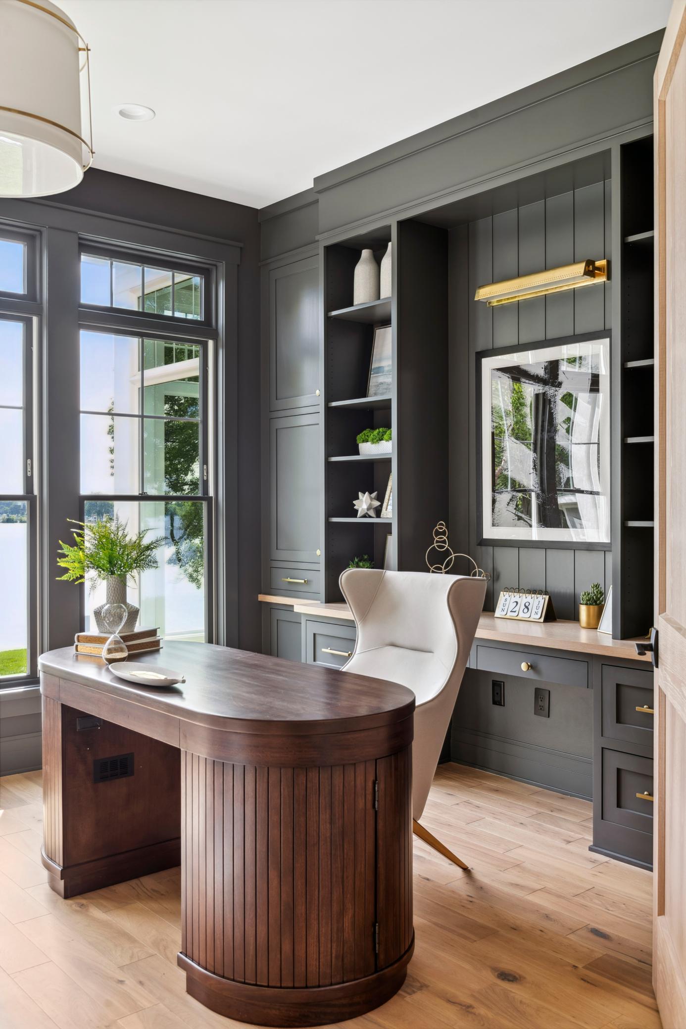 2475 Dunwoody Avenue