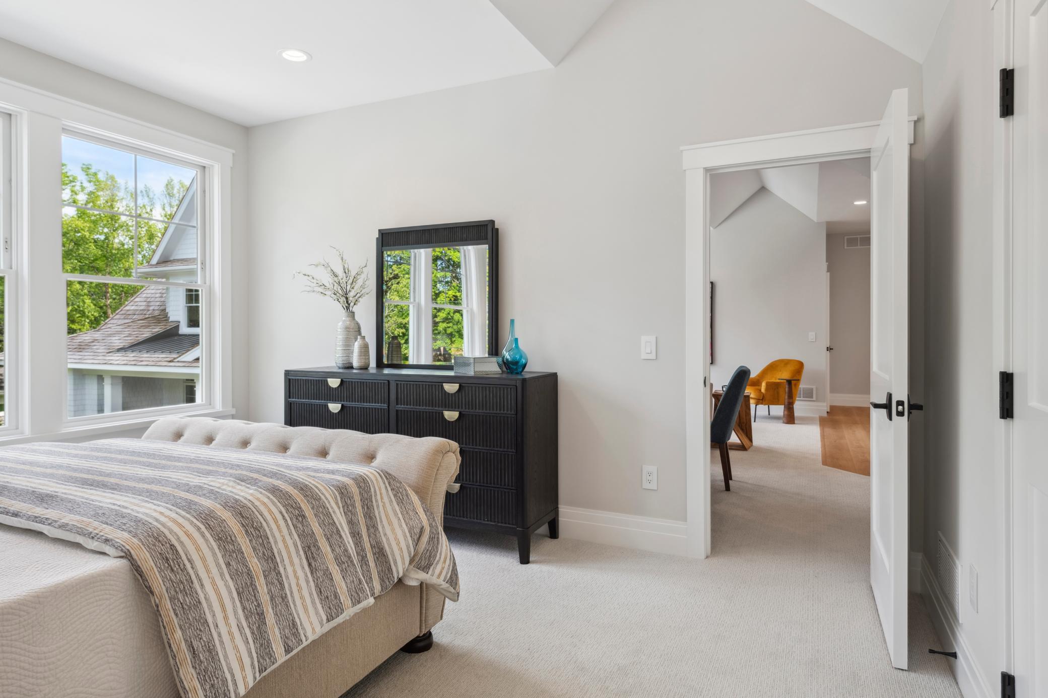 2475 Dunwoody Avenue