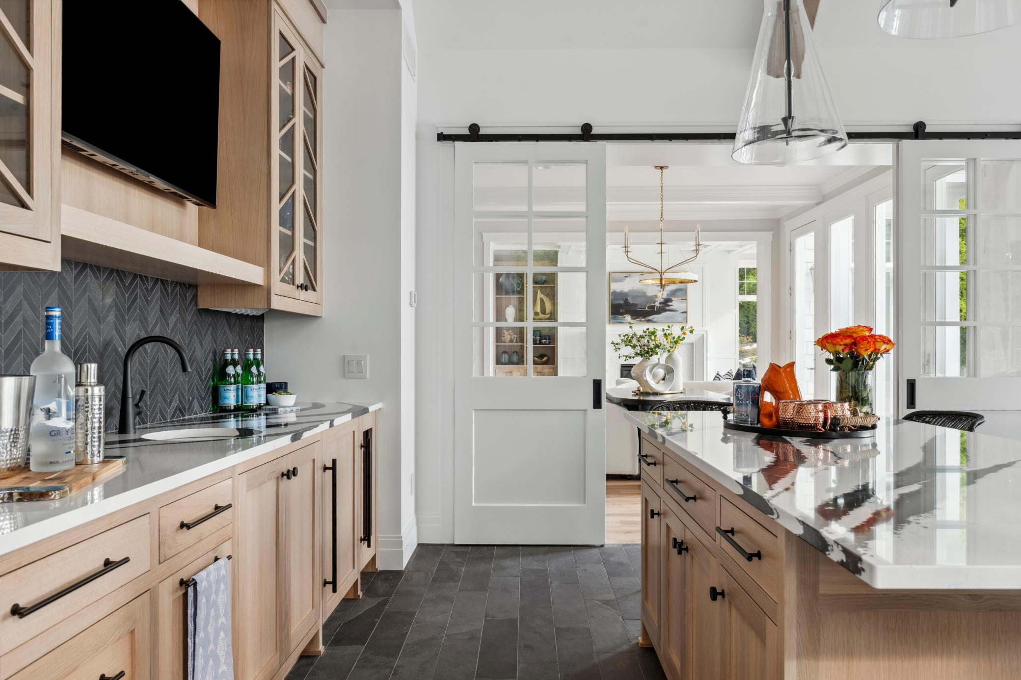 2475 Dunwoody Avenue