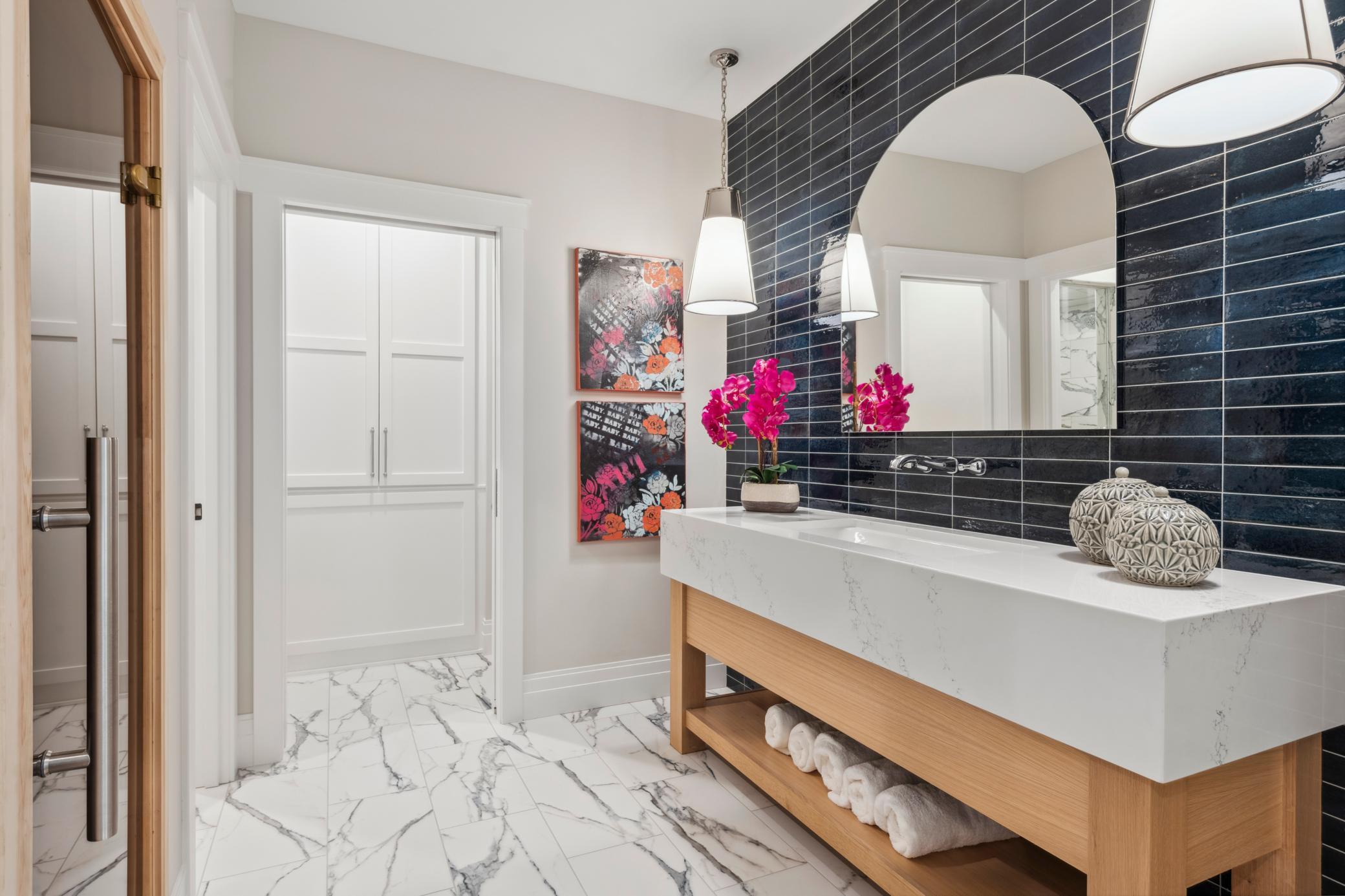 2475 Dunwoody Avenue