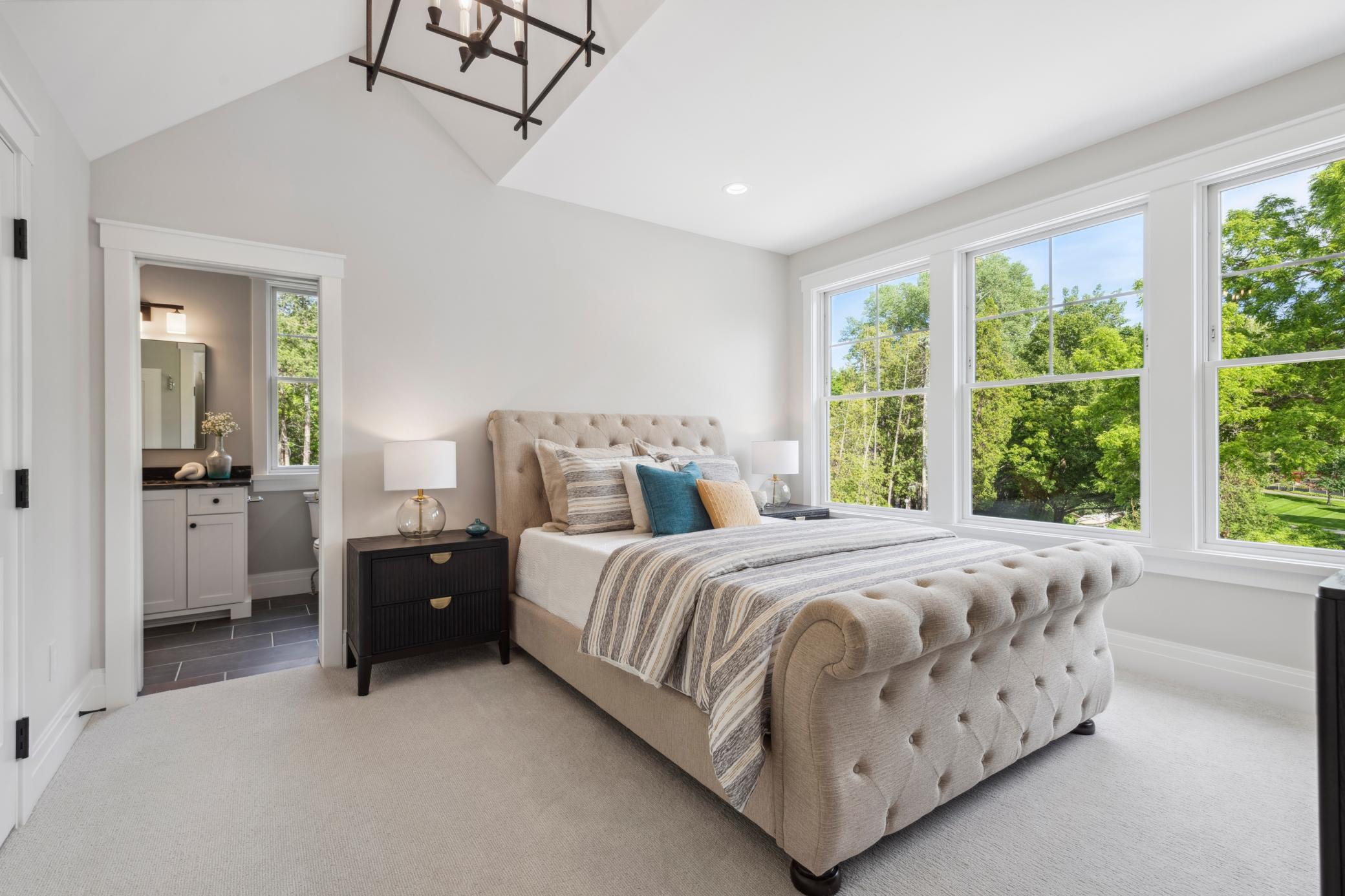 2475 Dunwoody Avenue