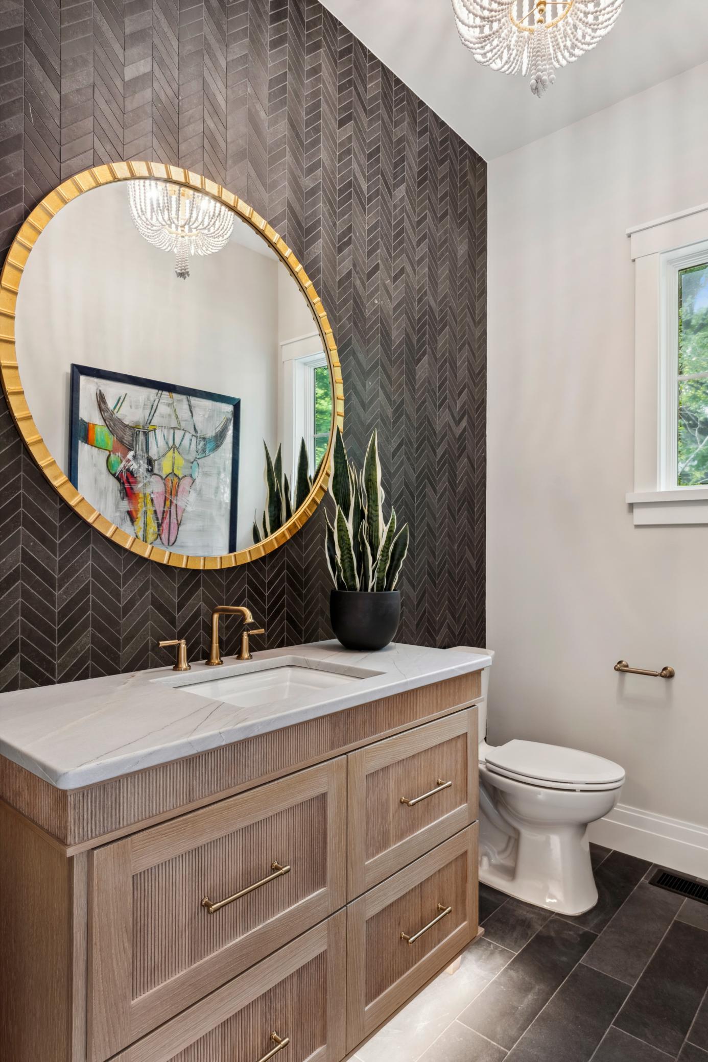 2475 Dunwoody Avenue