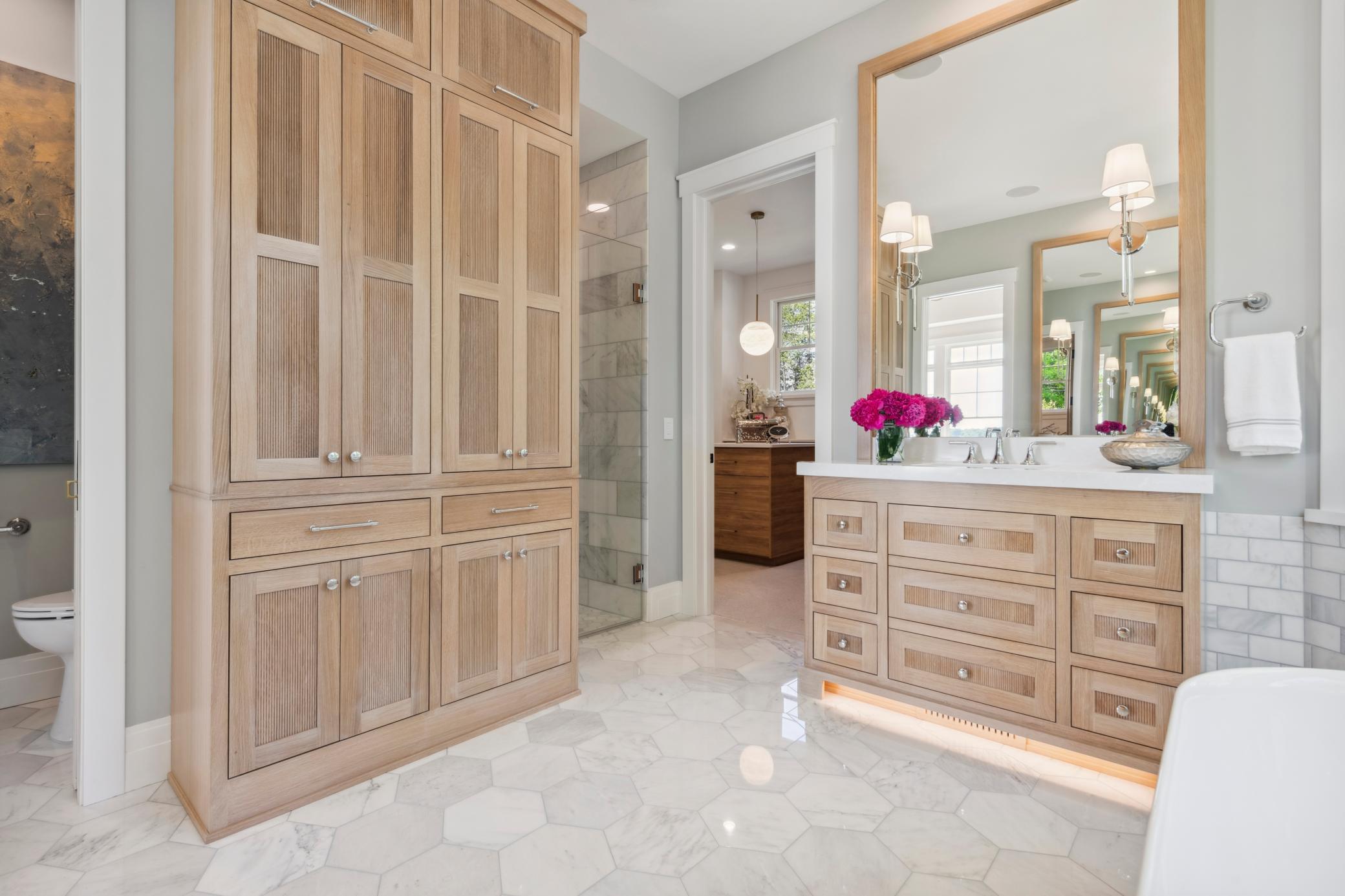 2475 Dunwoody Avenue