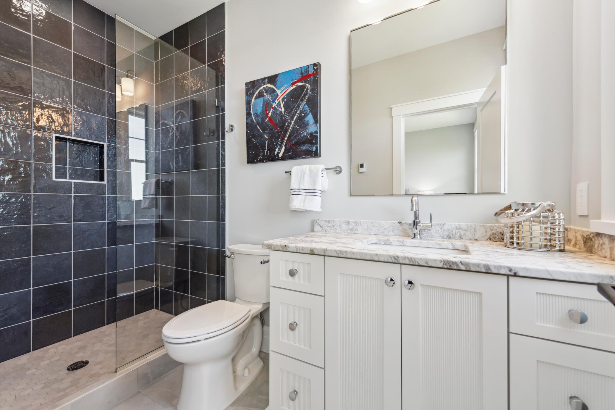 2475 Dunwoody Avenue