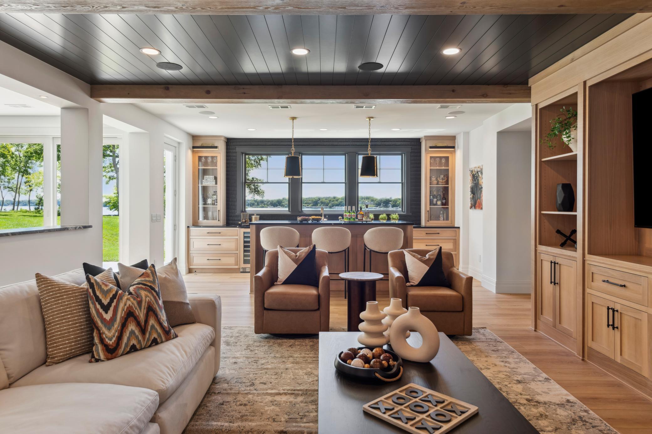 2475 Dunwoody Avenue