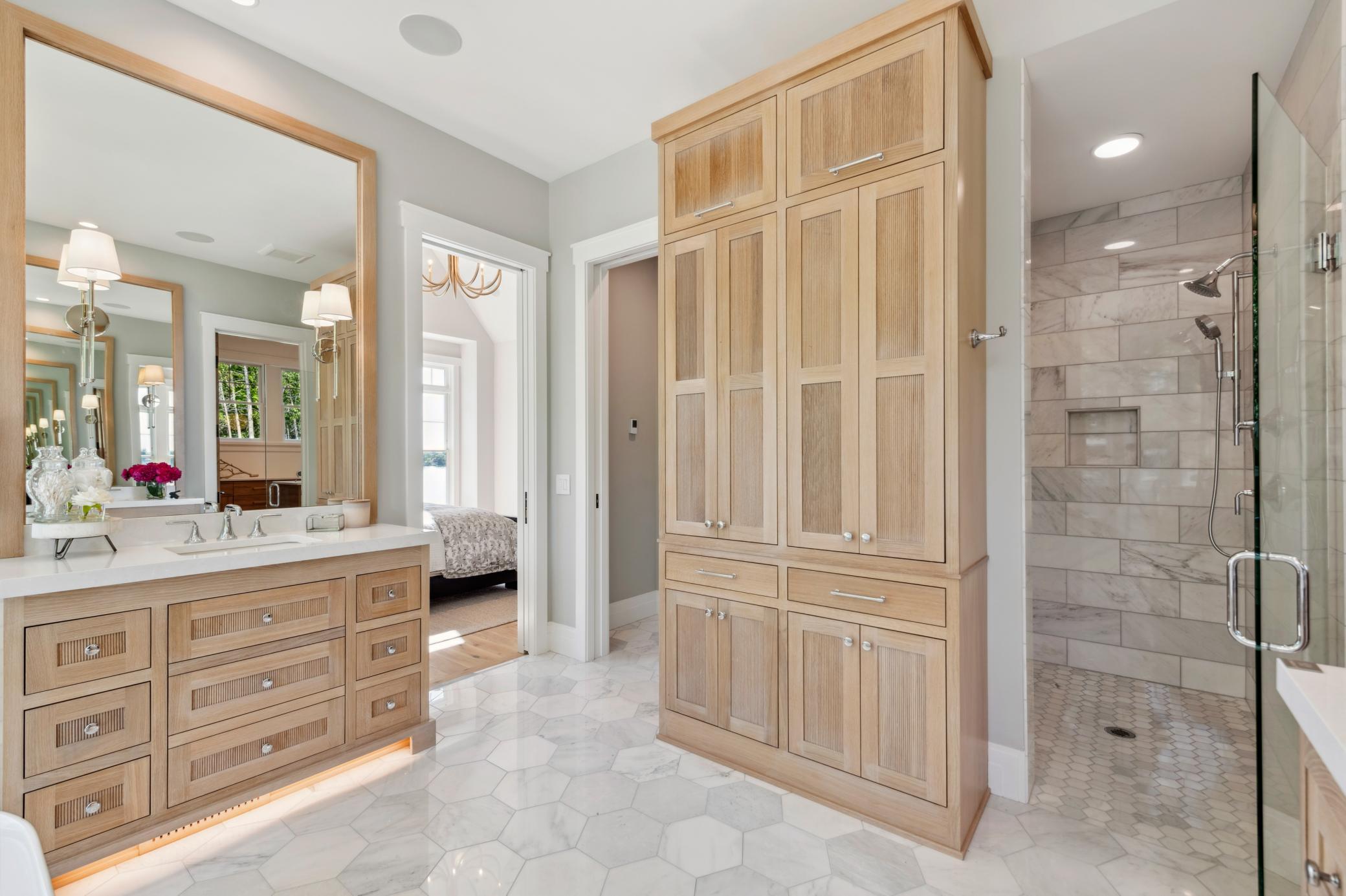 2475 Dunwoody Avenue