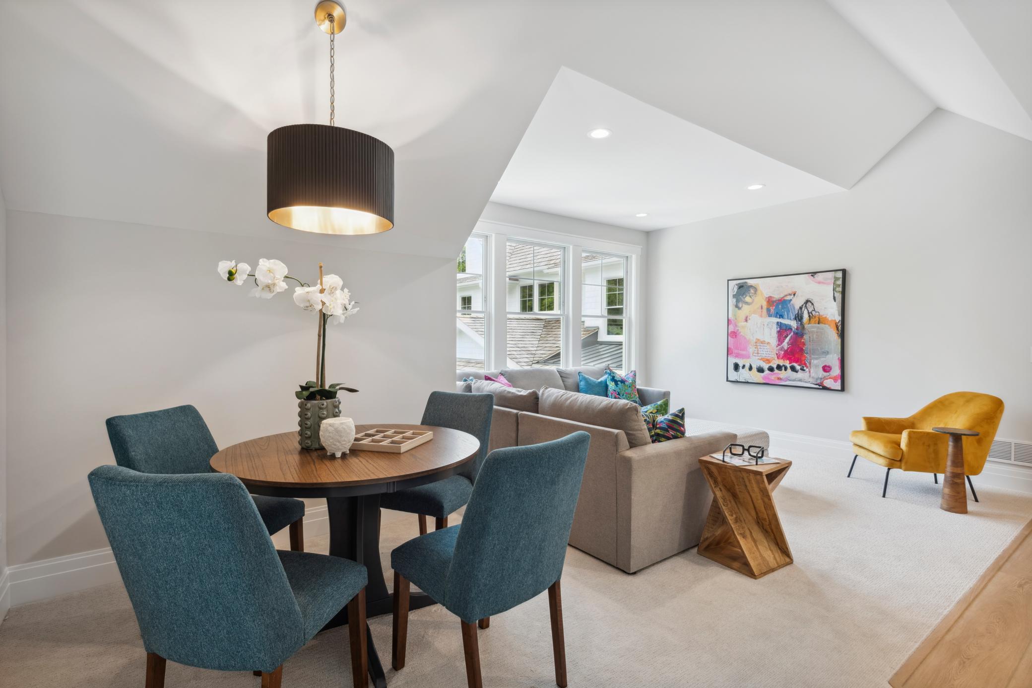 2475 Dunwoody Avenue