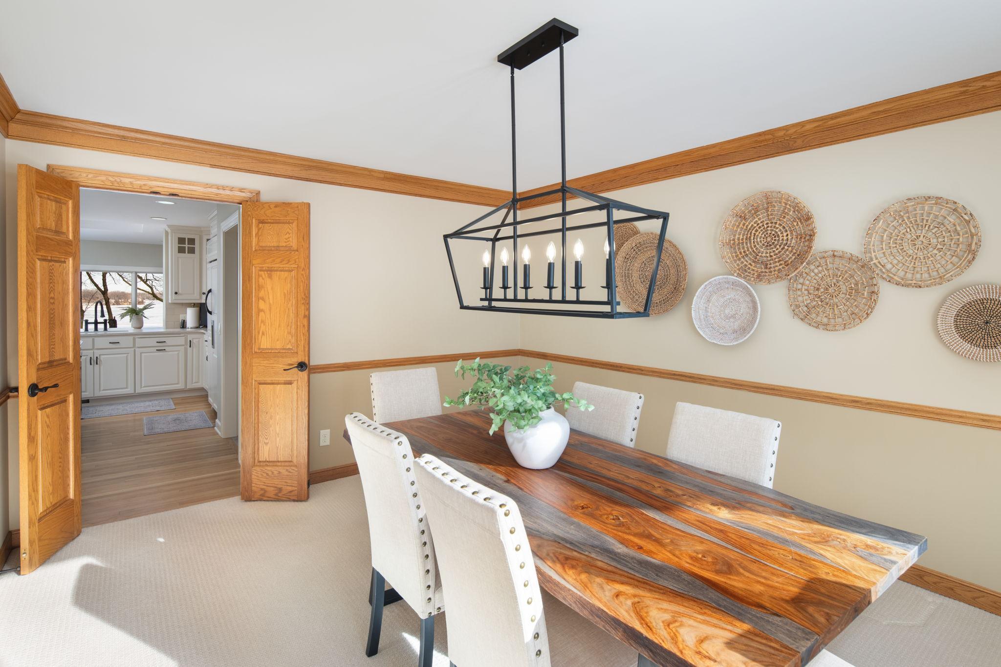 6306 Maple Ridge