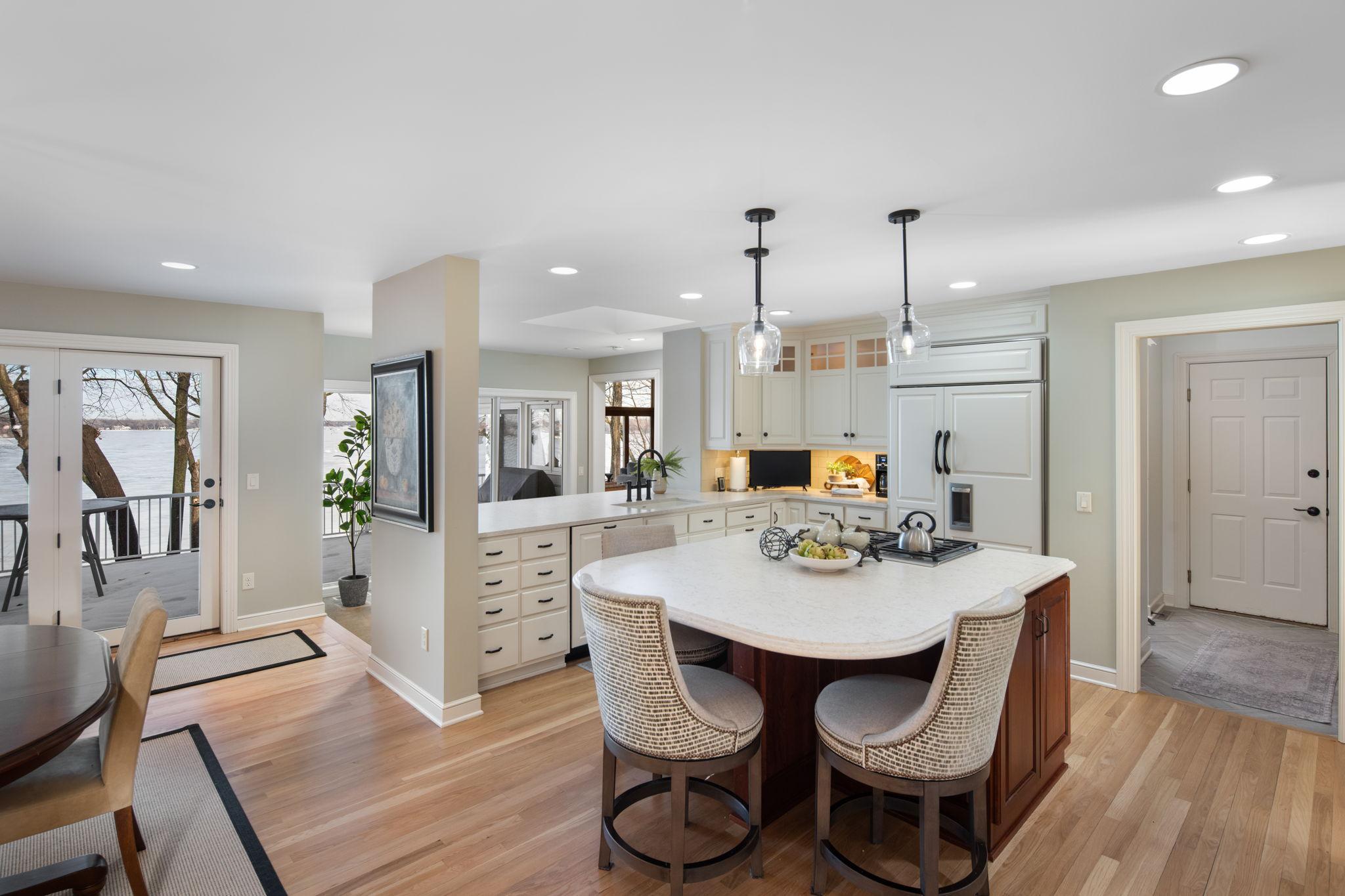 6306 Maple Ridge