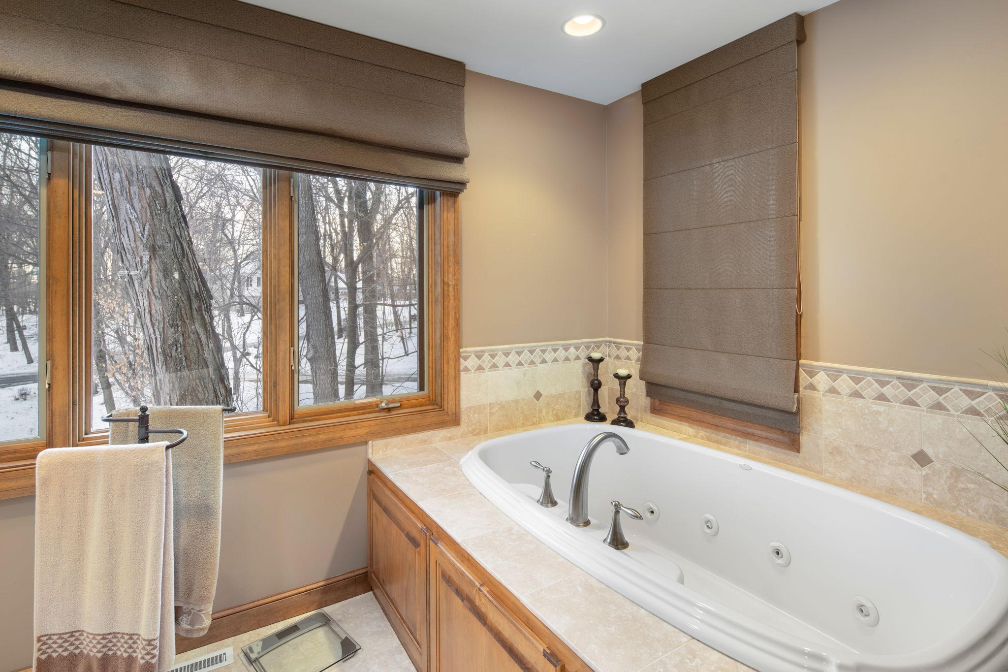 6306 Maple Ridge