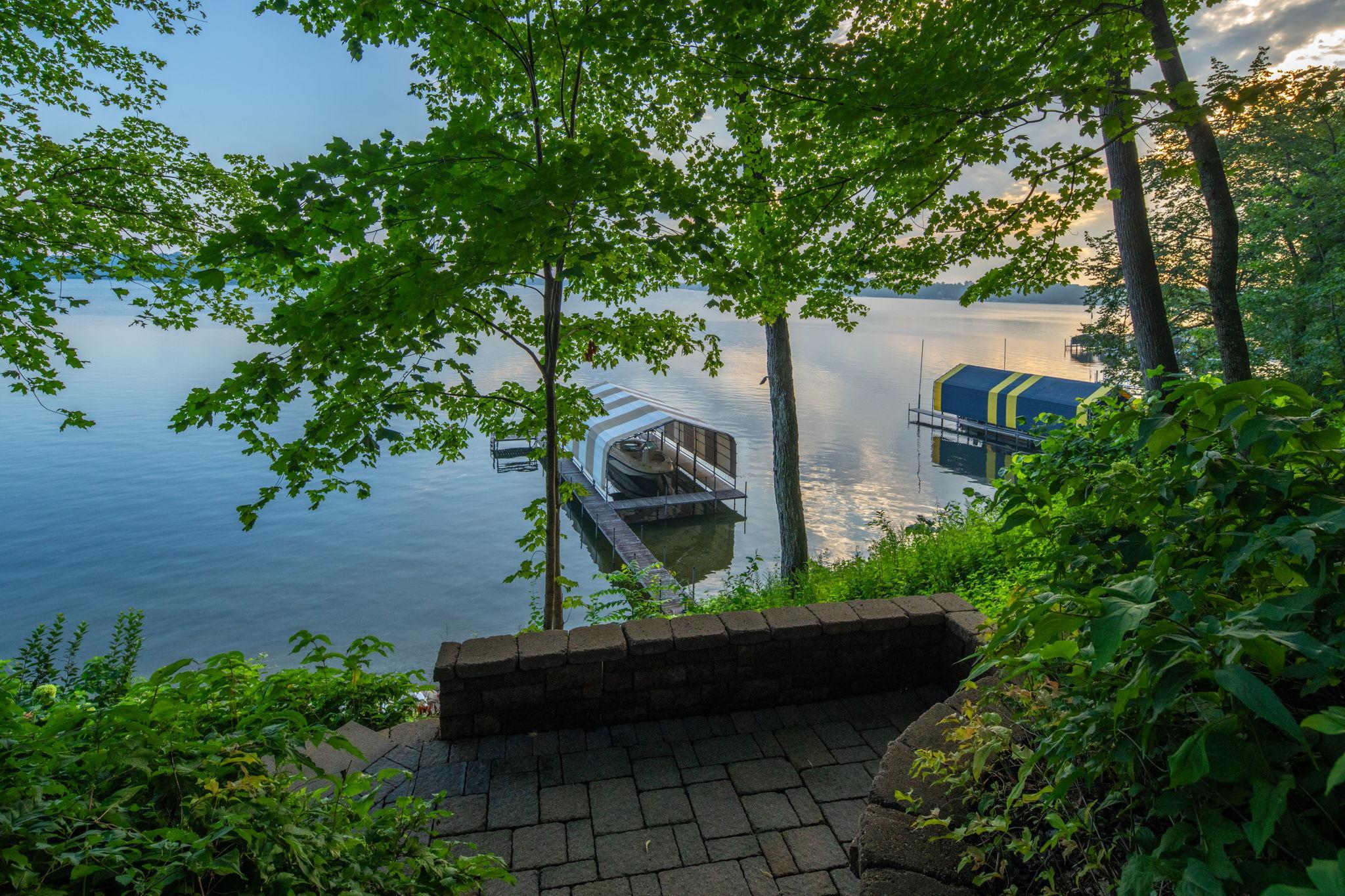 6306 Maple Ridge
