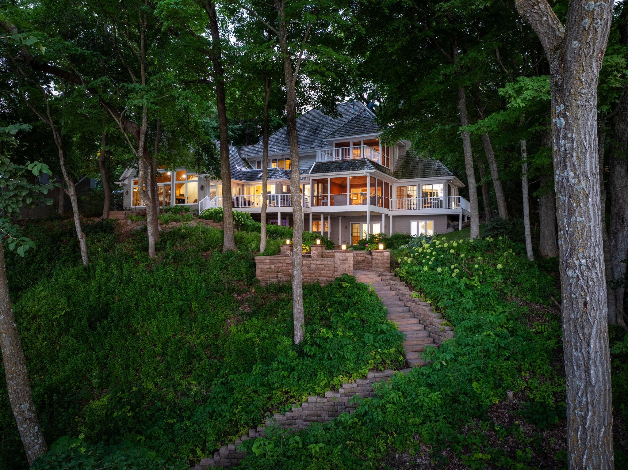 6306 Maple Ridge