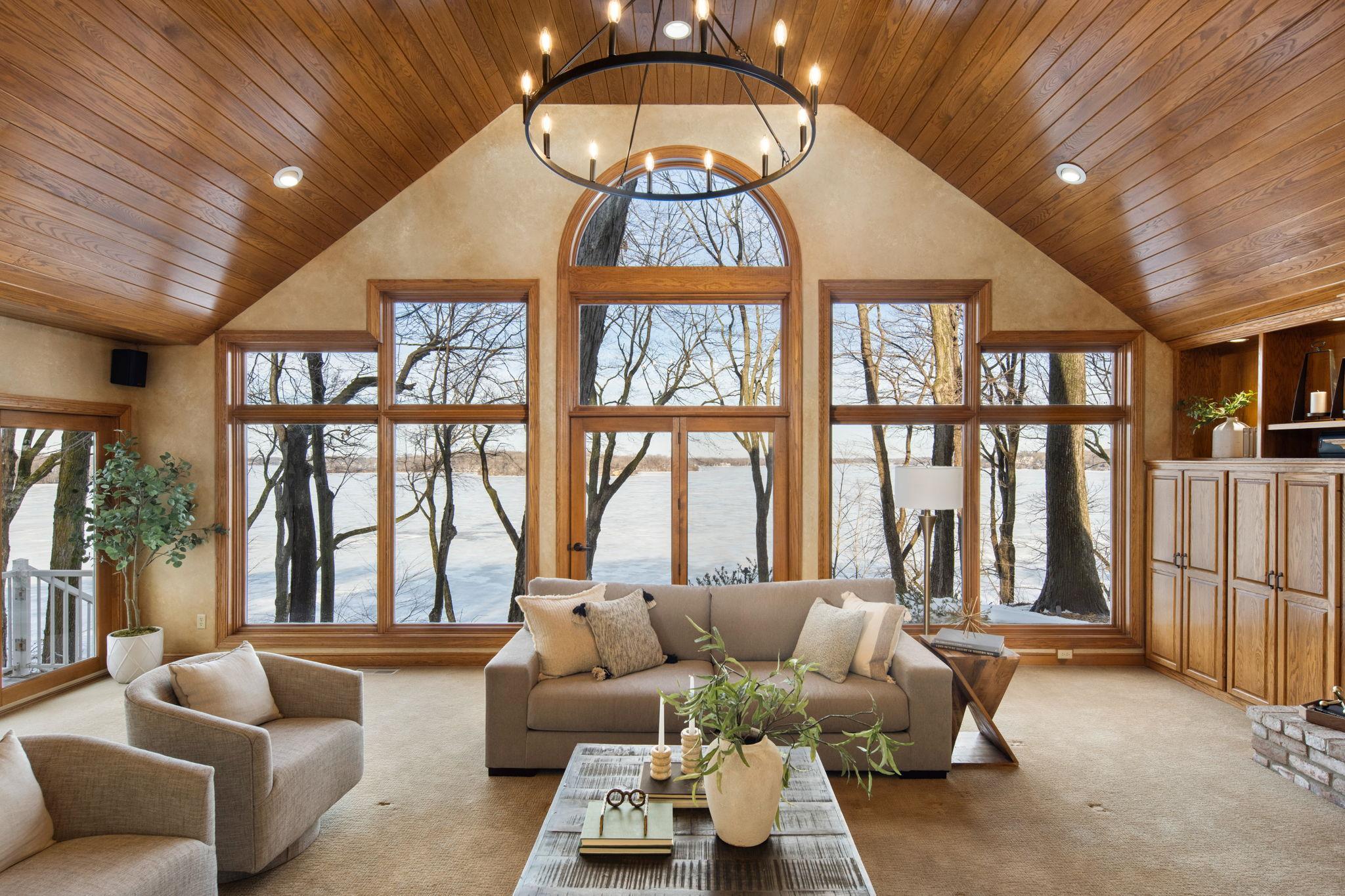 6306 Maple Ridge