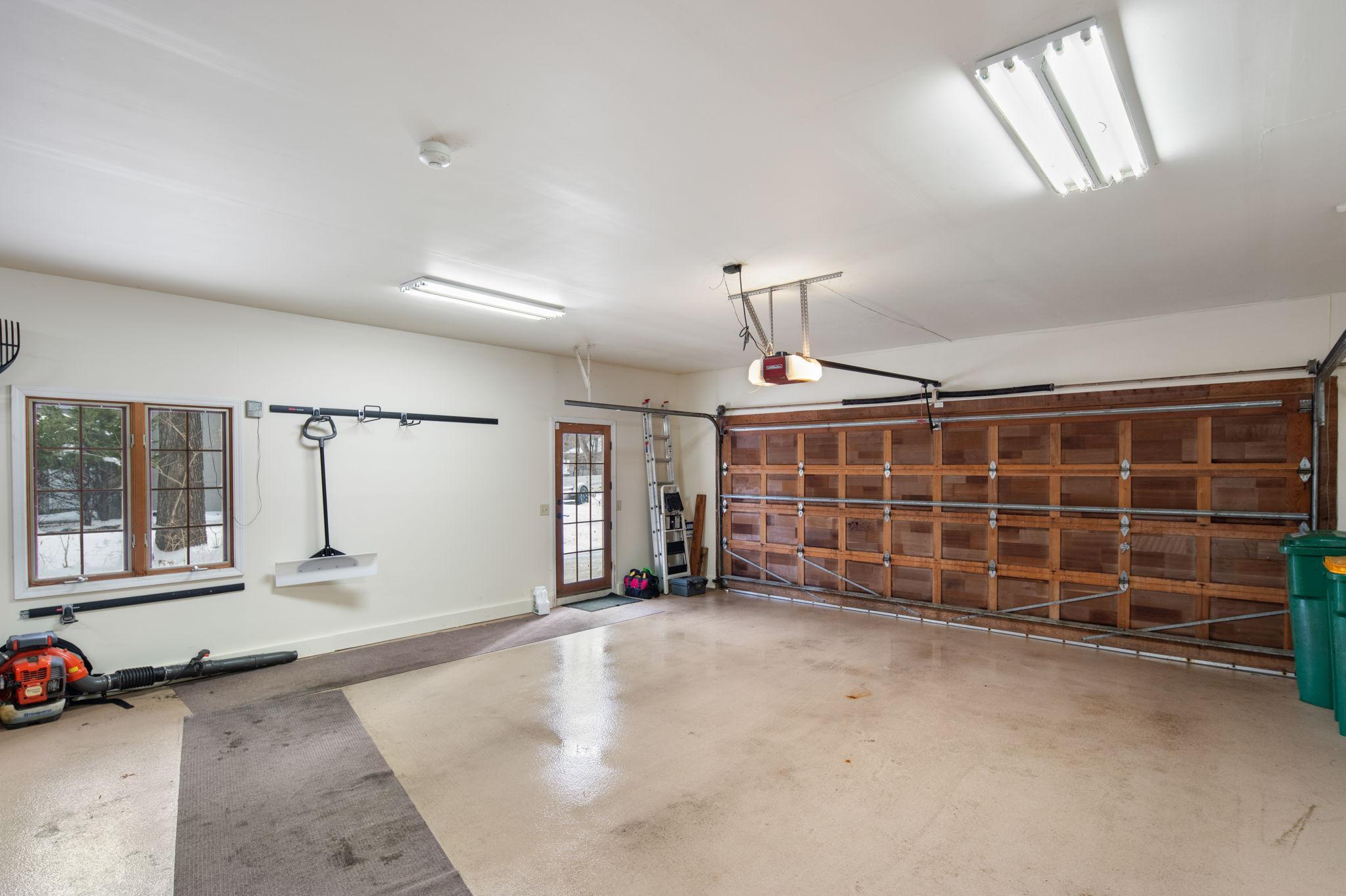 6306 Maple Ridge
