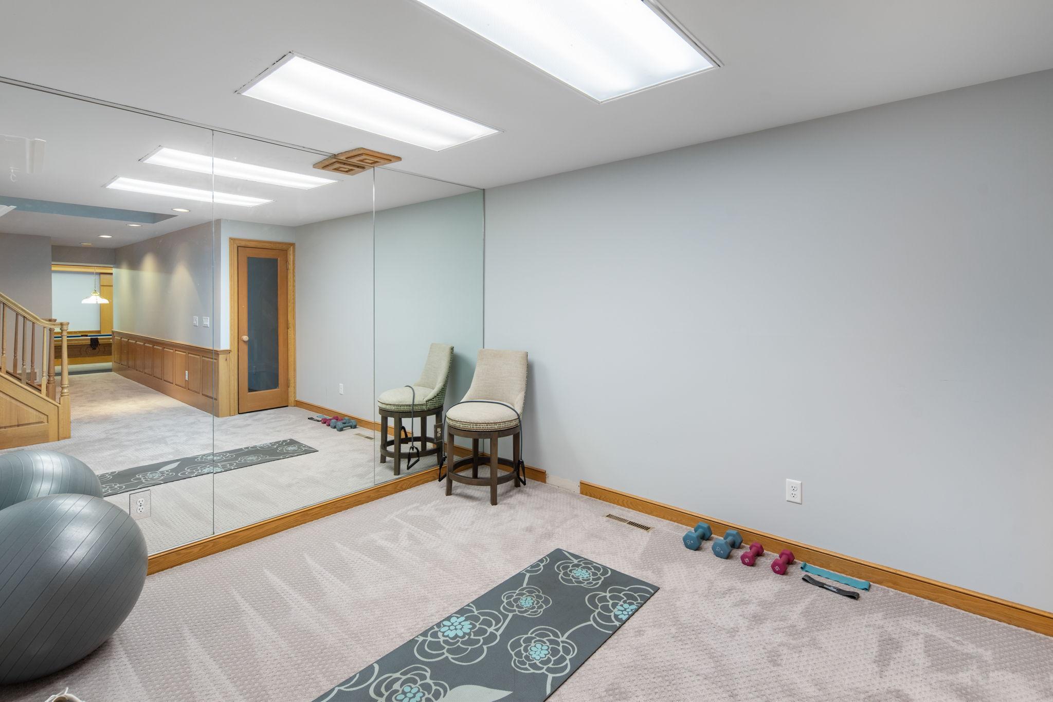 6306 Maple Ridge
