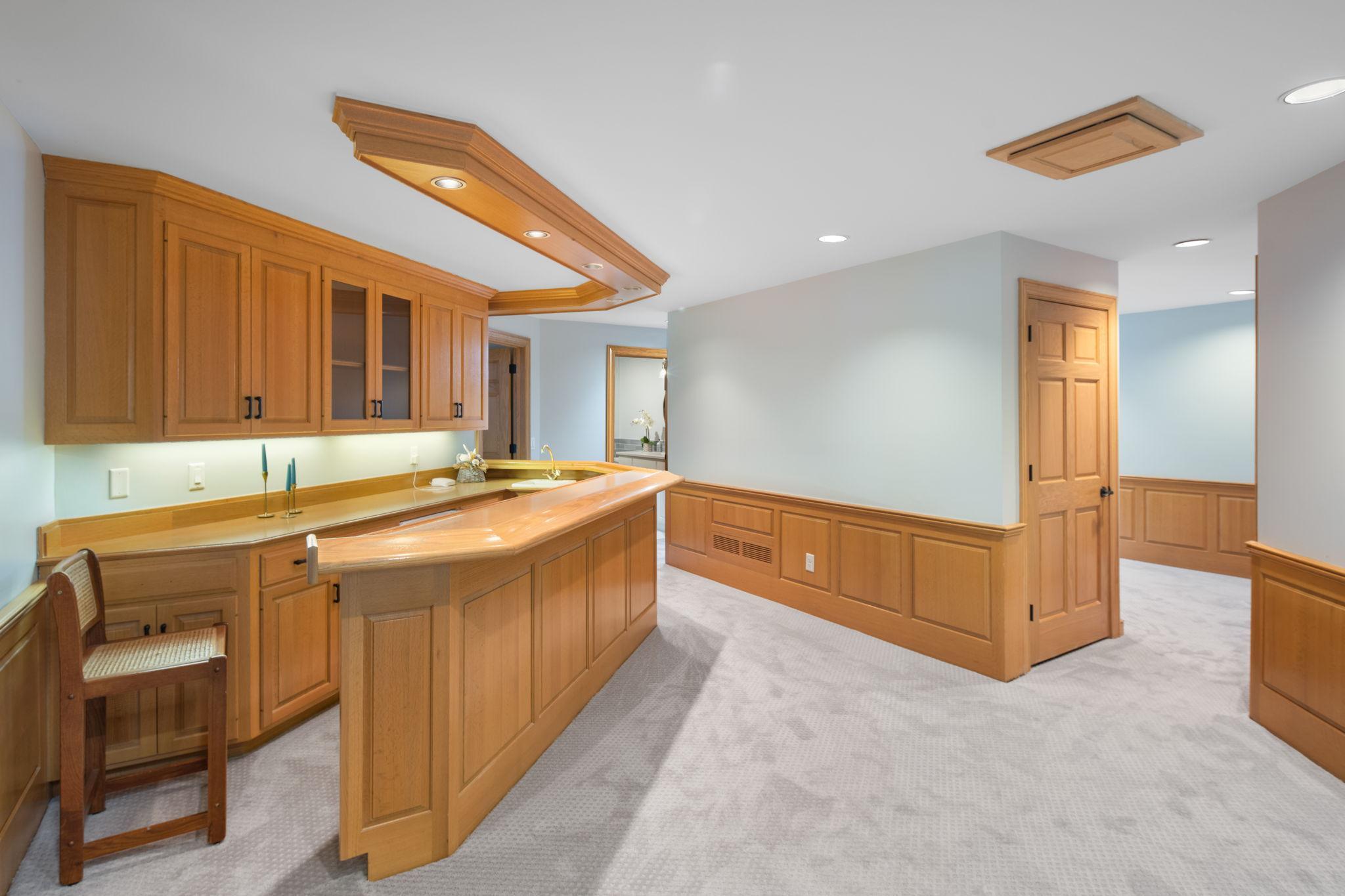 6306 Maple Ridge