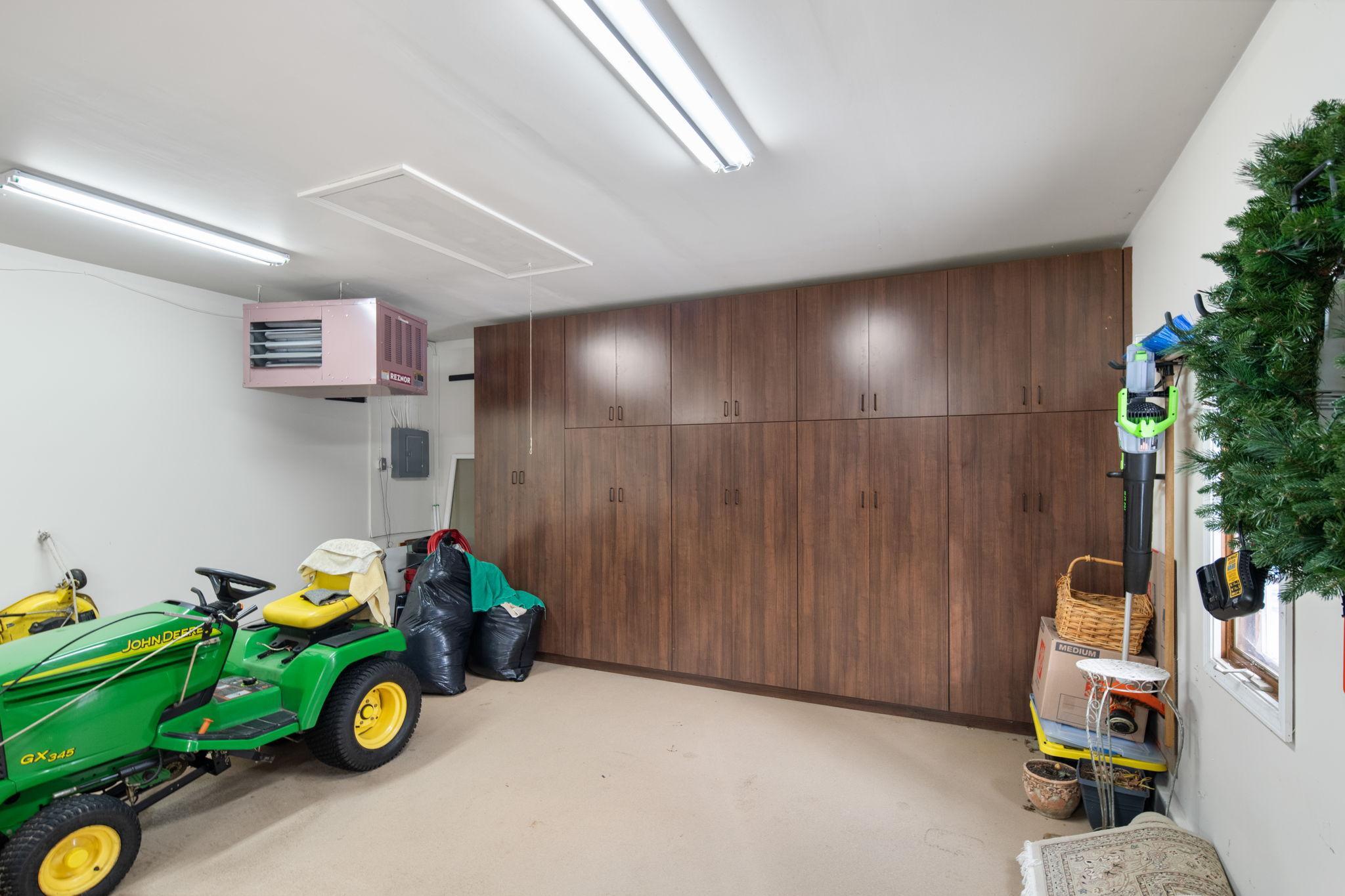 6306 Maple Ridge