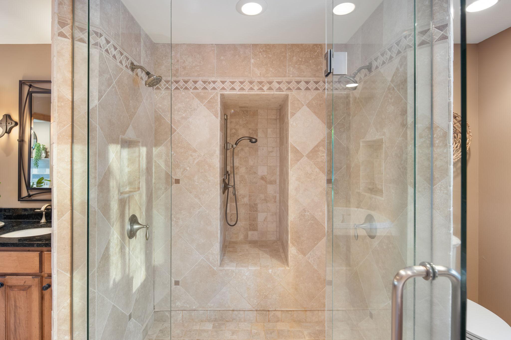 6306 Maple Ridge