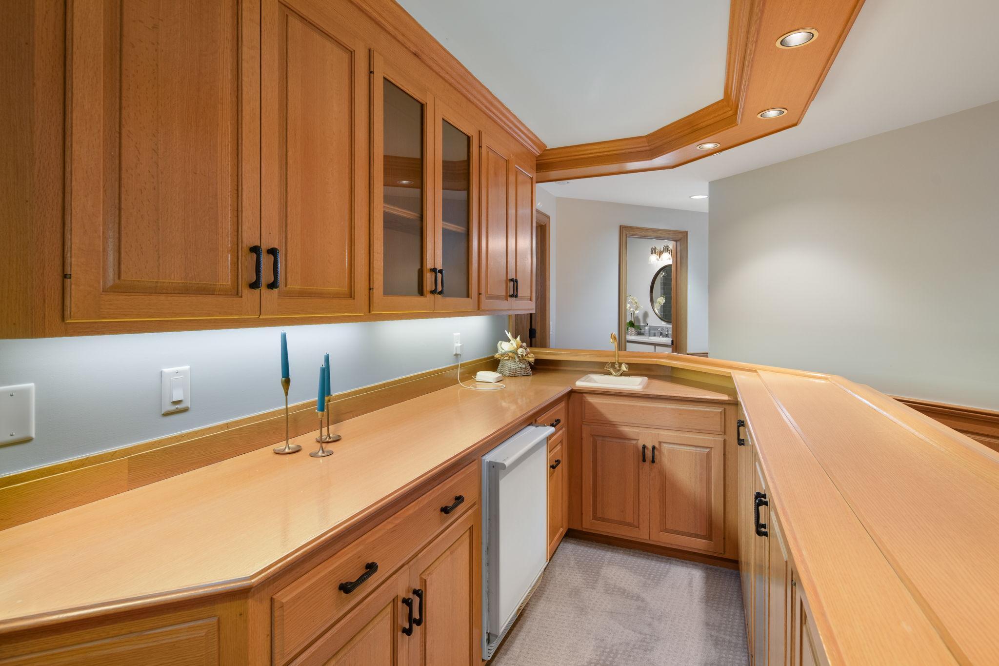 6306 Maple Ridge