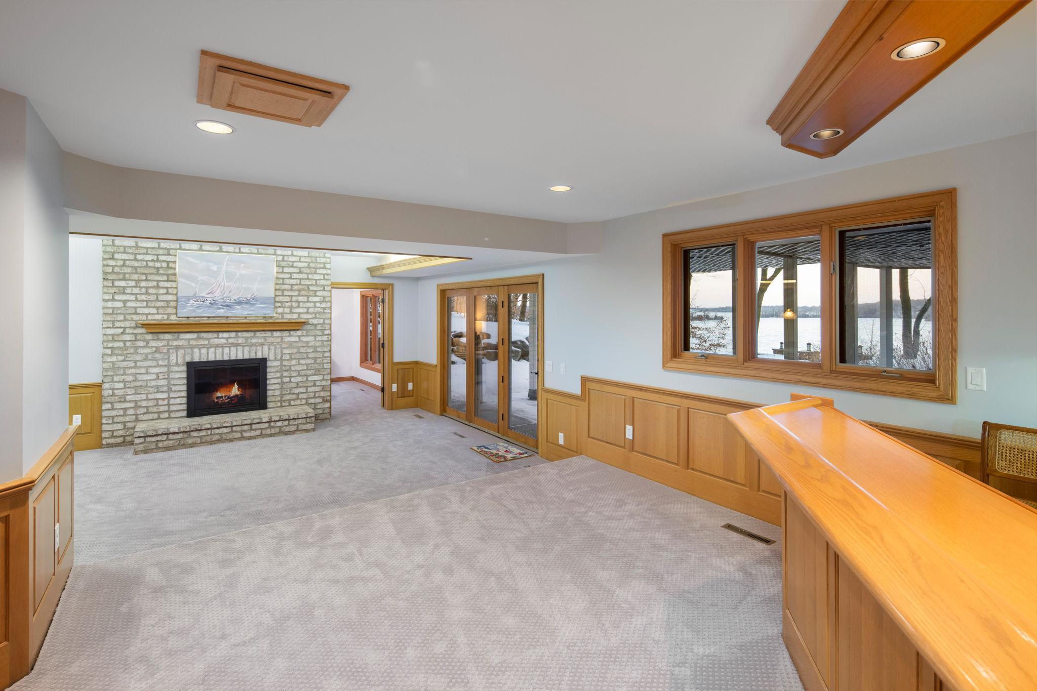 6306 Maple Ridge
