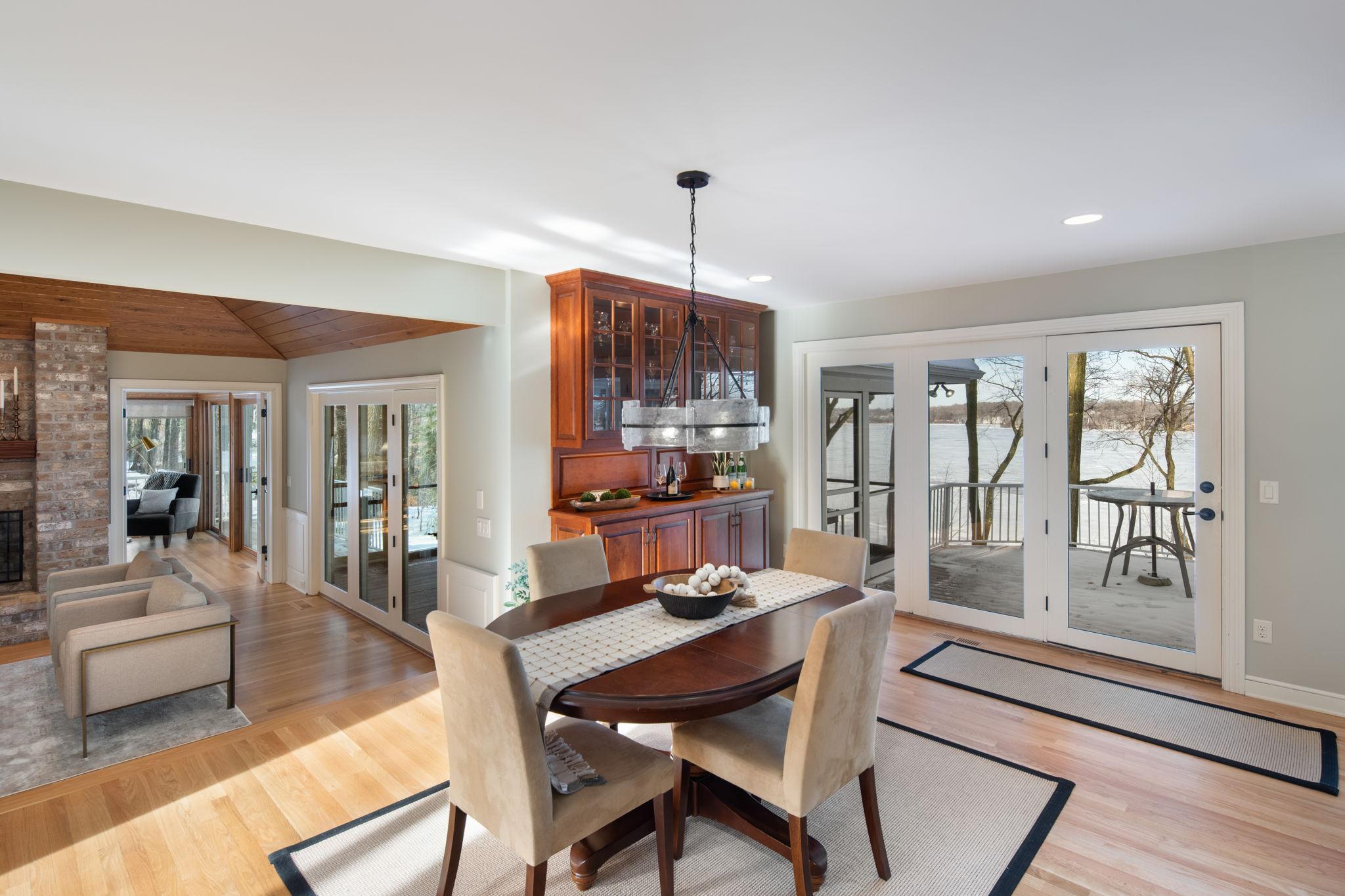 6306 Maple Ridge