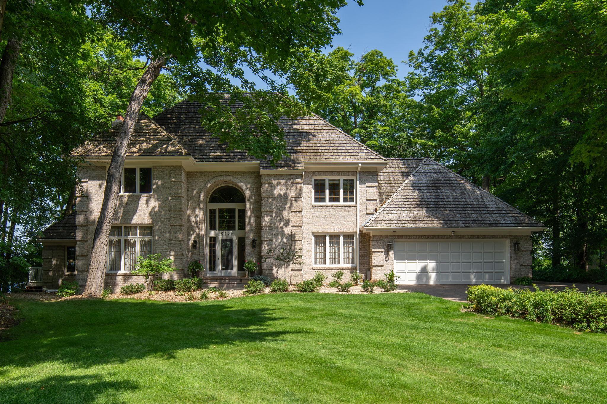 6306 Maple Ridge