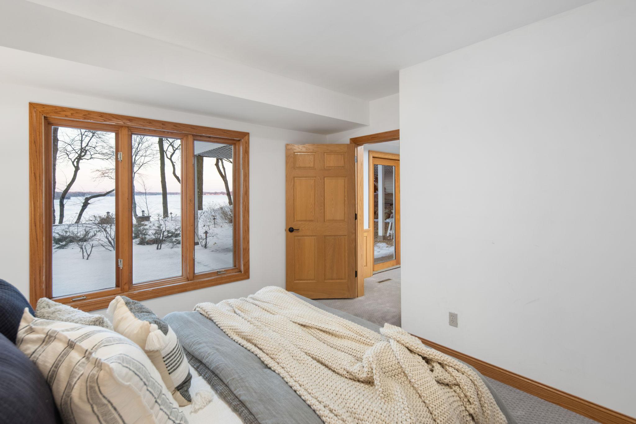 6306 Maple Ridge