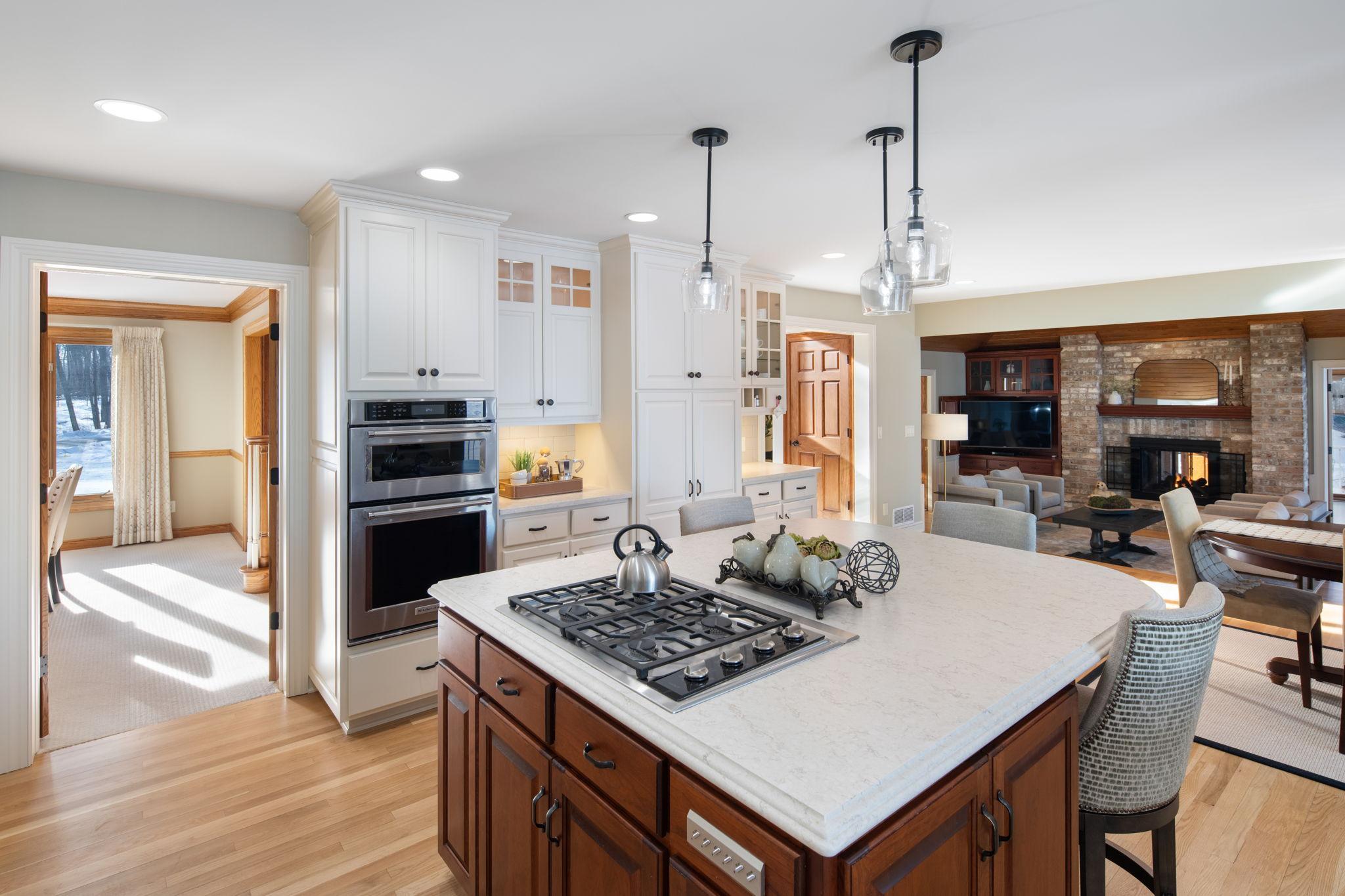 6306 Maple Ridge