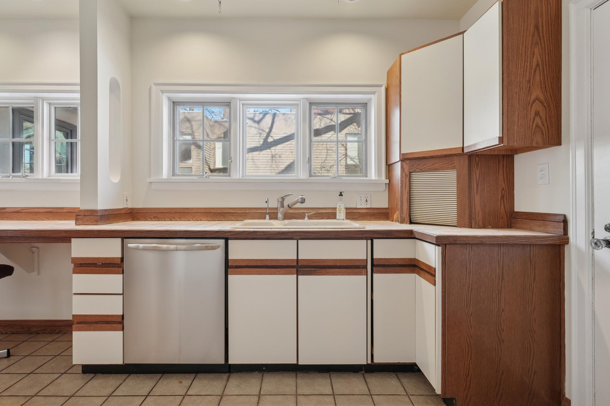 1721 Humboldt Avenue S Unit: 2 + 3