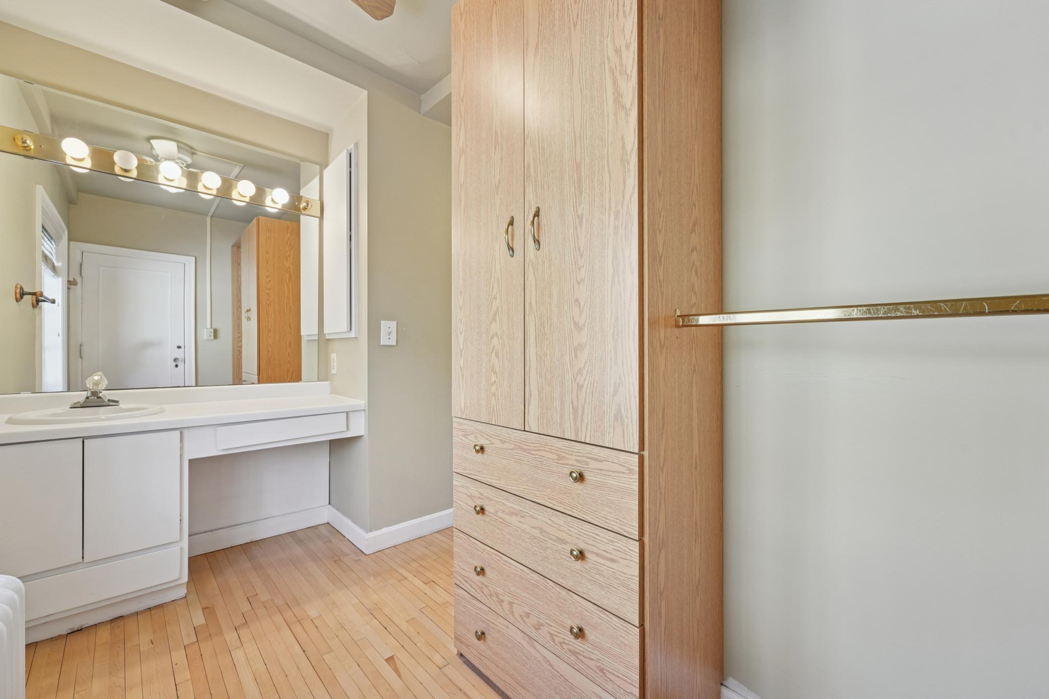 1721 Humboldt Avenue S Unit: 2 + 3