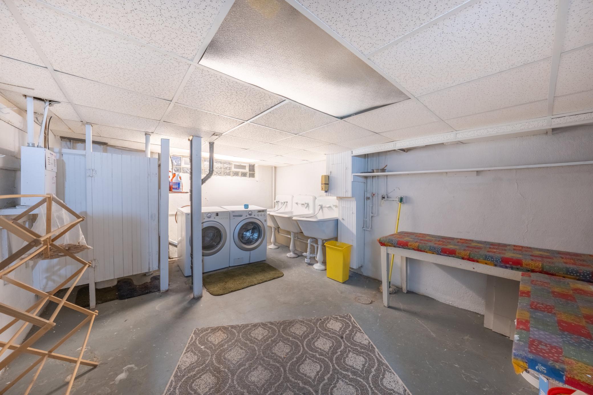 1721 Humboldt Avenue S Unit: 2 + 3