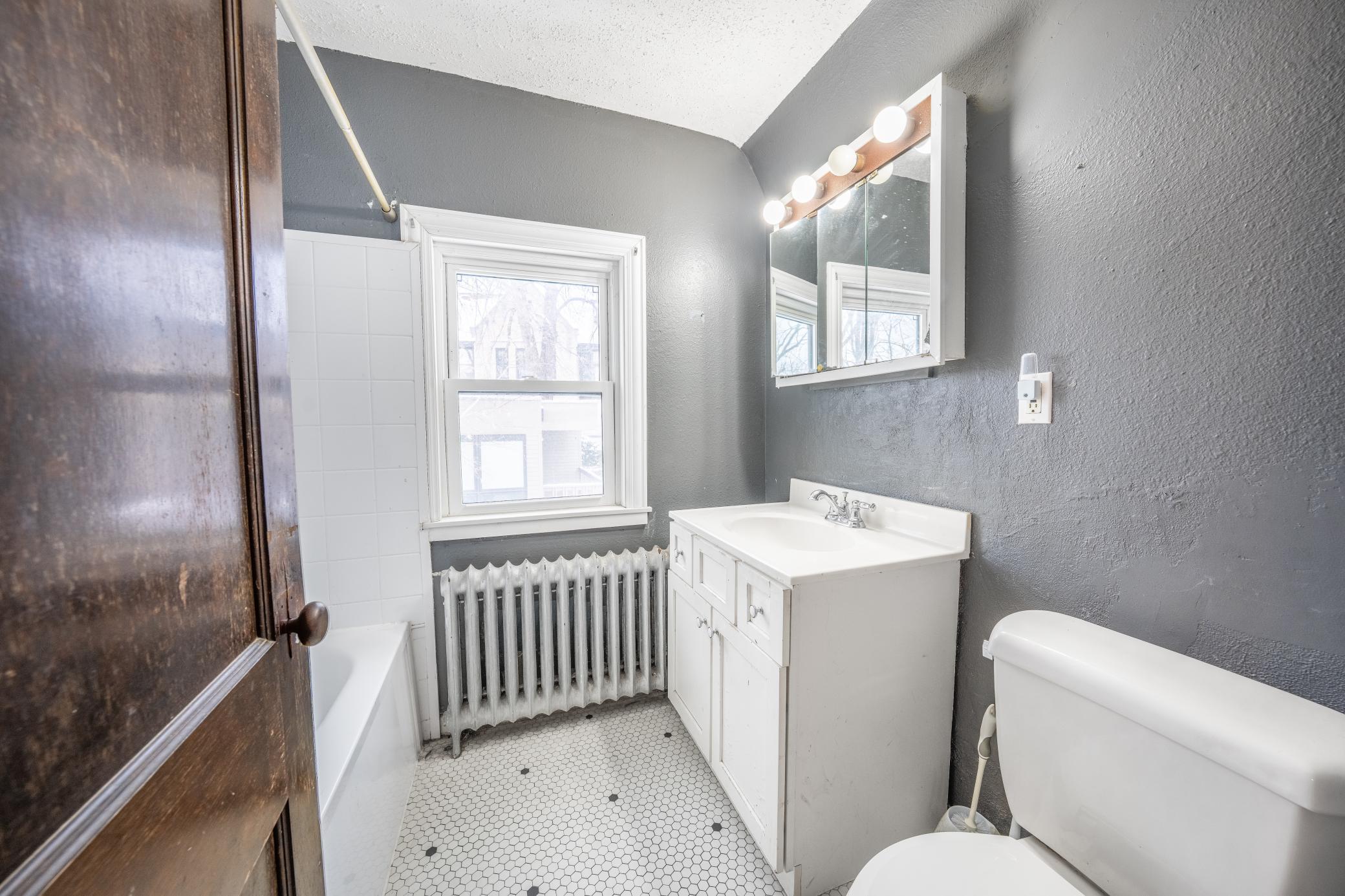 1721 Humboldt Avenue S Unit: 2 + 3