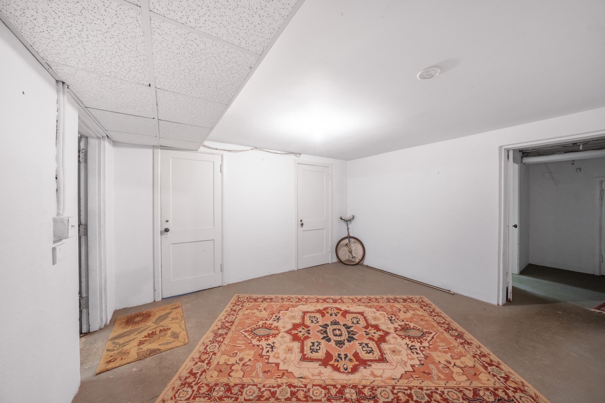 1721 Humboldt Avenue S Unit: 2 + 3