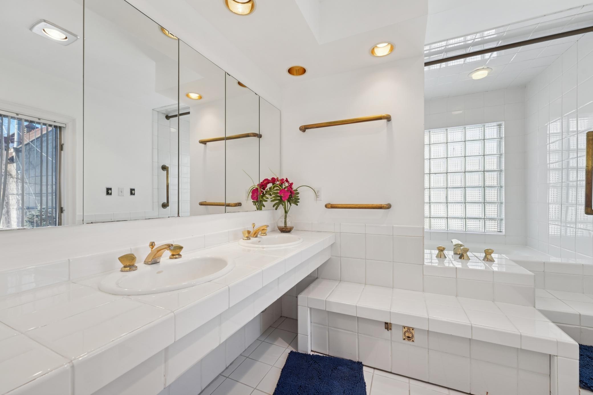 1721 Humboldt Avenue S Unit: 2 + 3