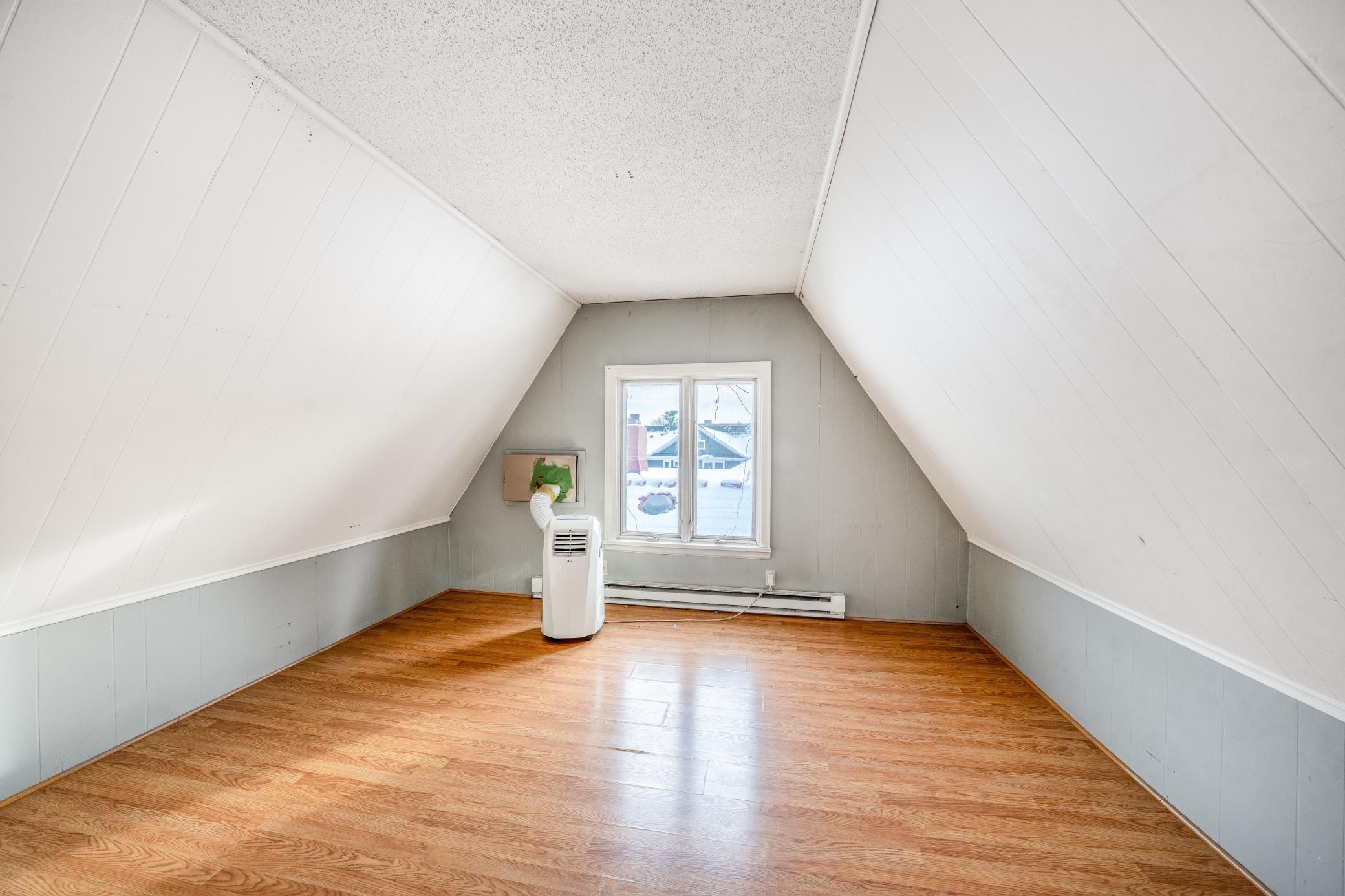 1721 Humboldt Avenue S Unit: 2 + 3