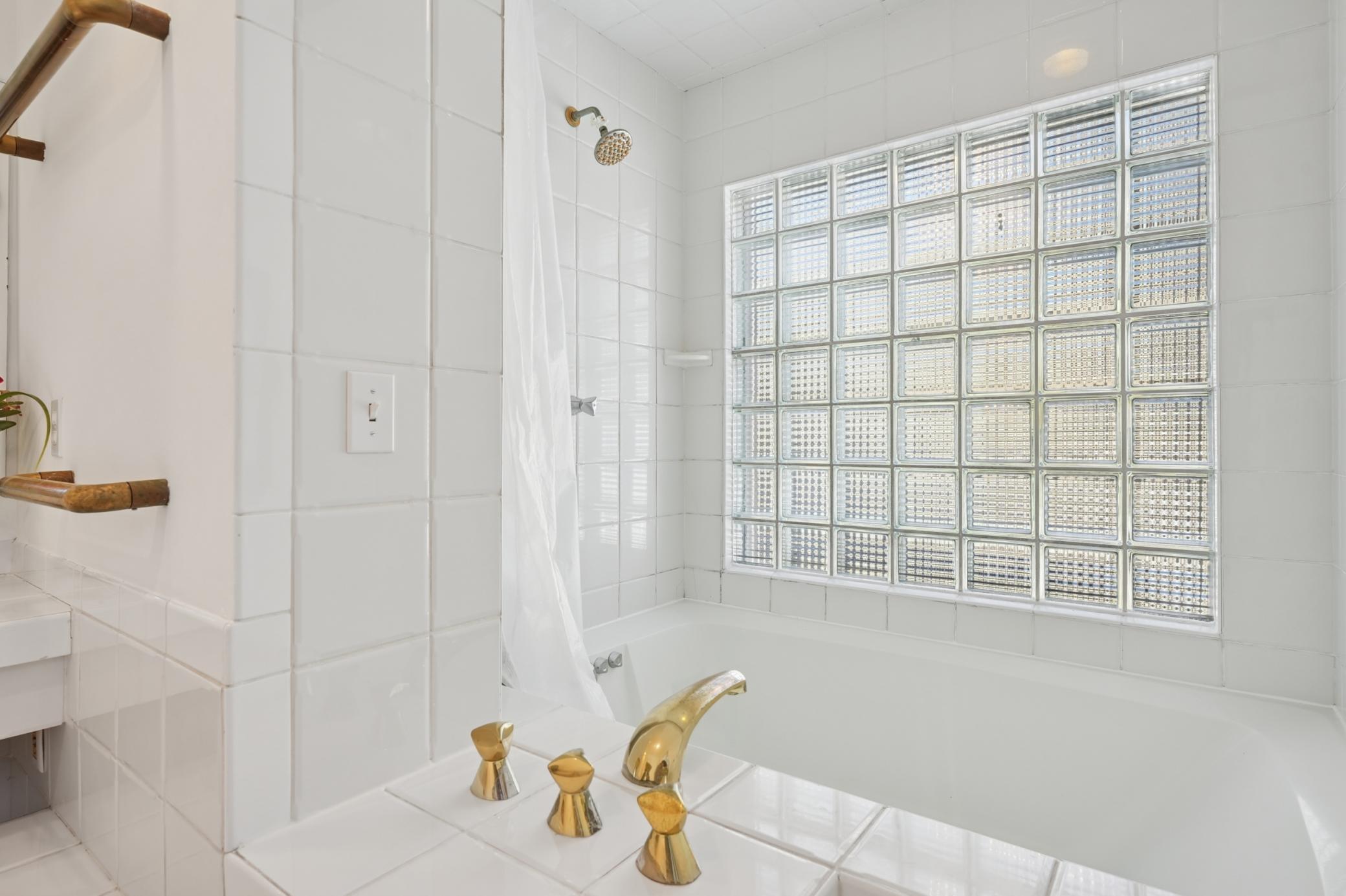 1721 Humboldt Avenue S Unit: 2 + 3