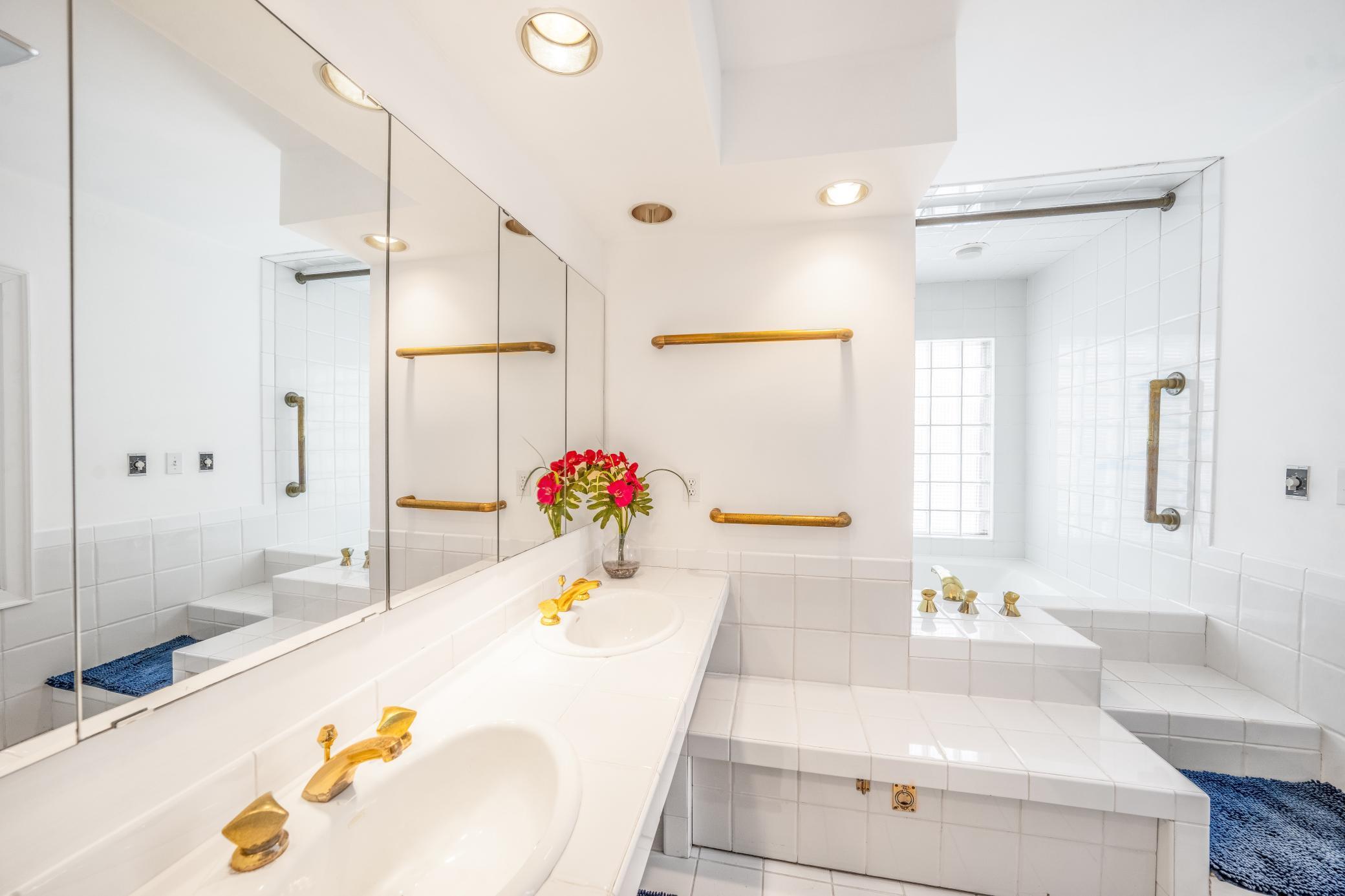 1721 Humboldt Avenue S Unit: 2 + 3