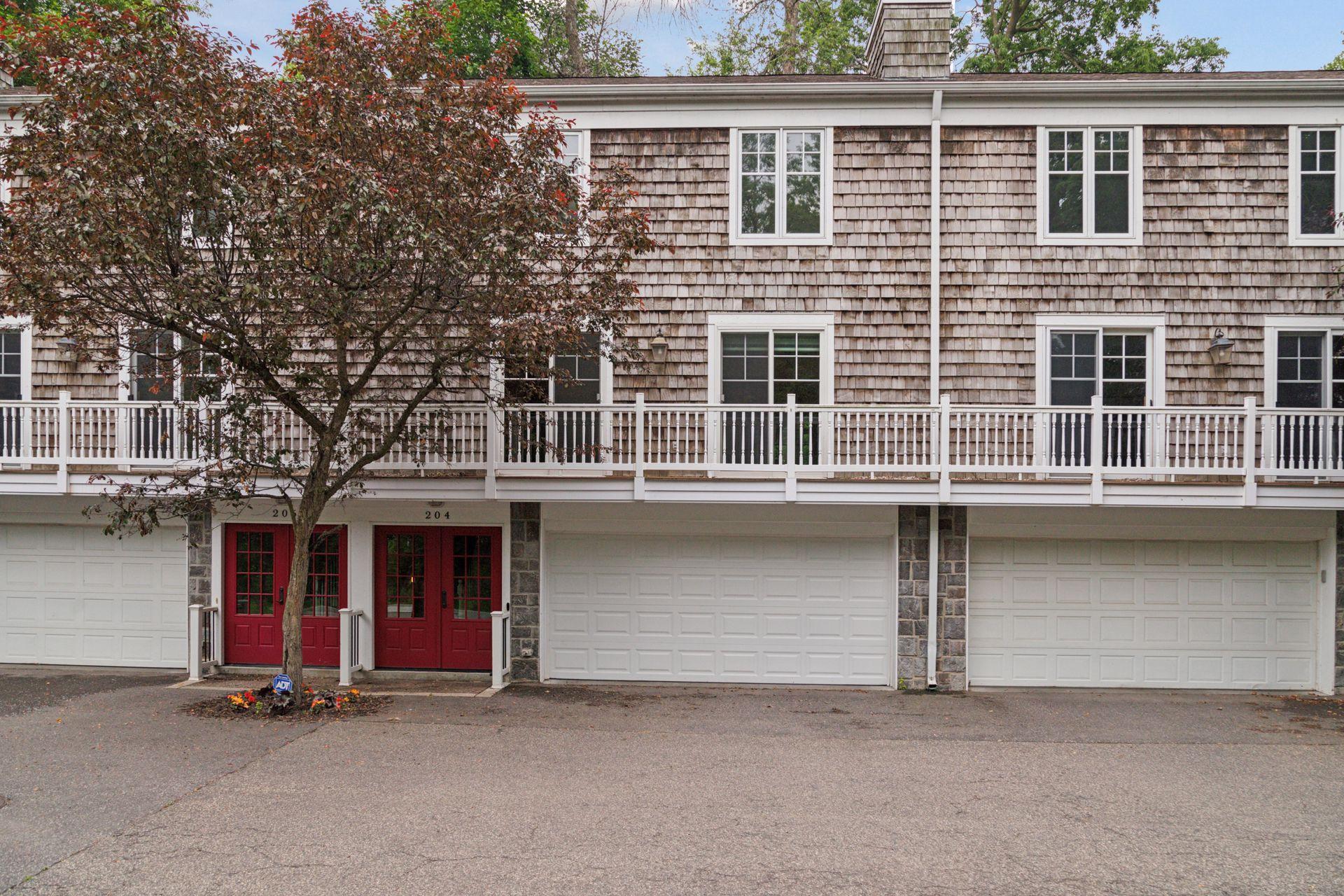 204 Central Avenue S