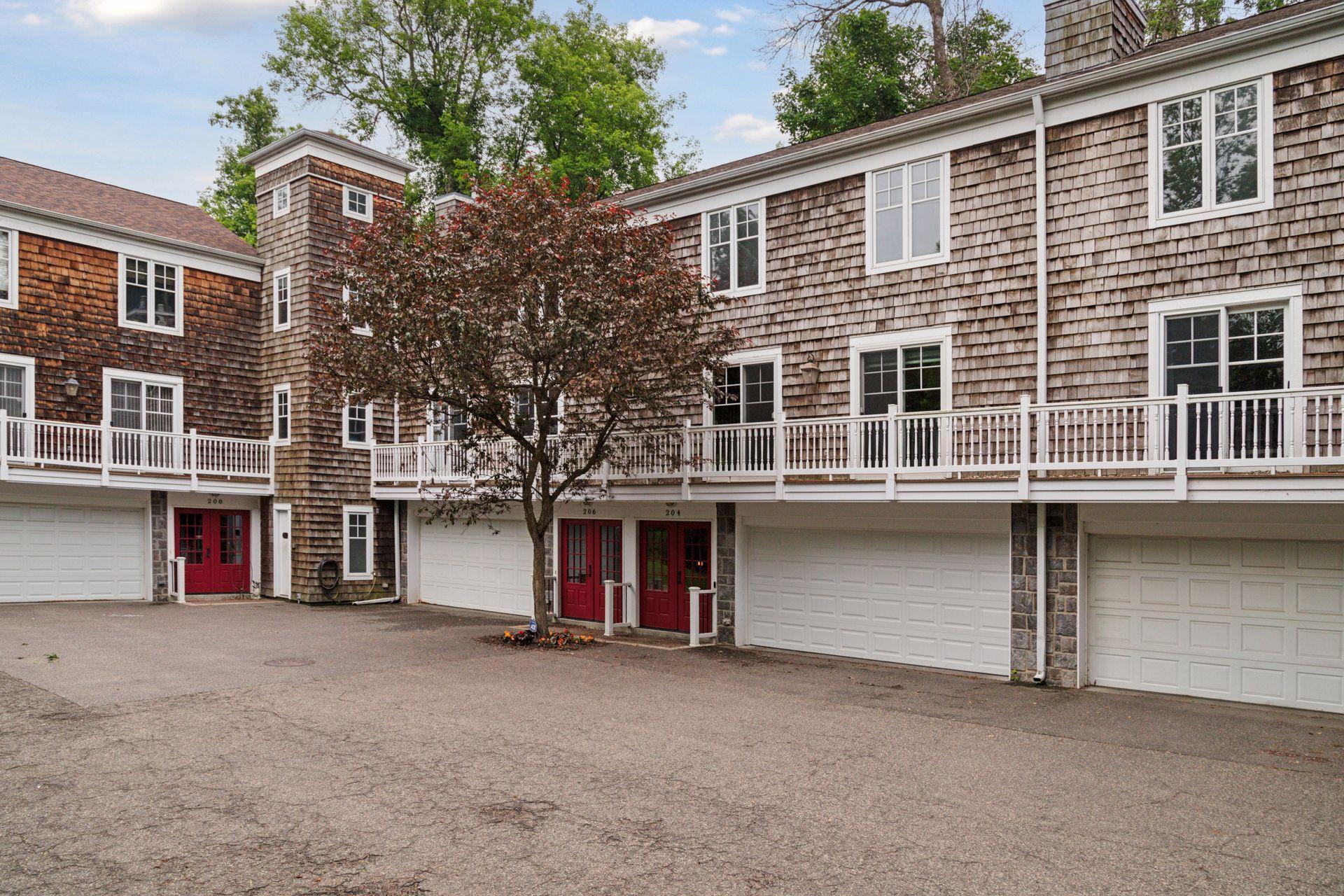 204 Central Avenue S