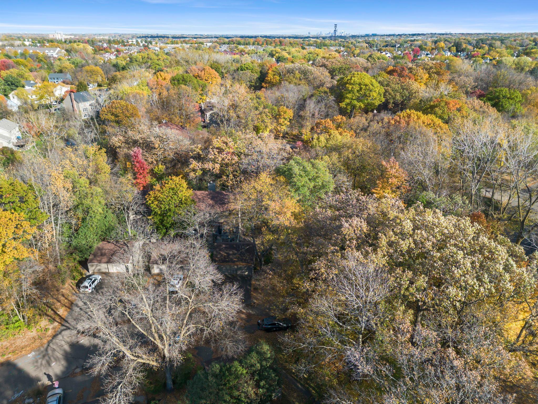 1844 Zanzibar Lane N