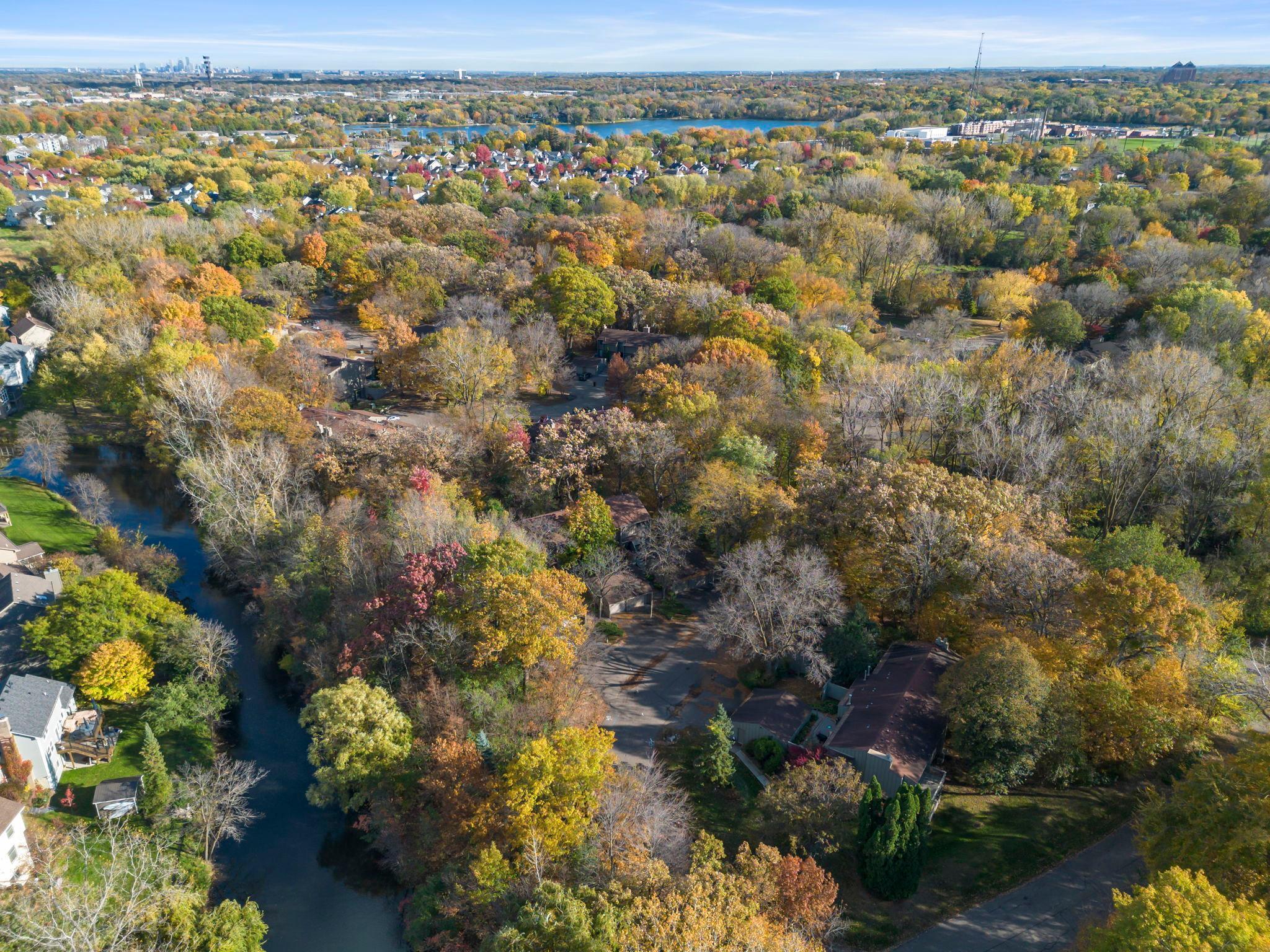 1844 Zanzibar Lane N