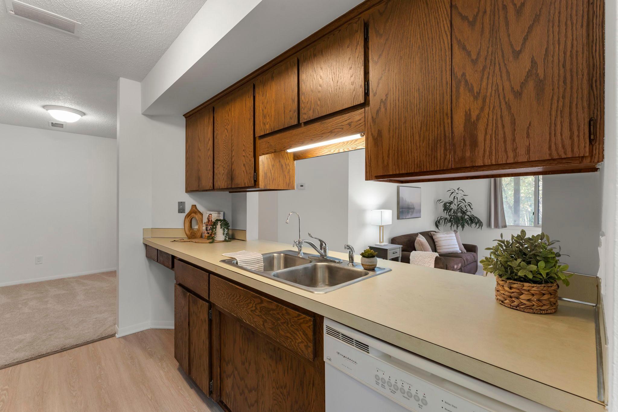 1844 Zanzibar Lane N