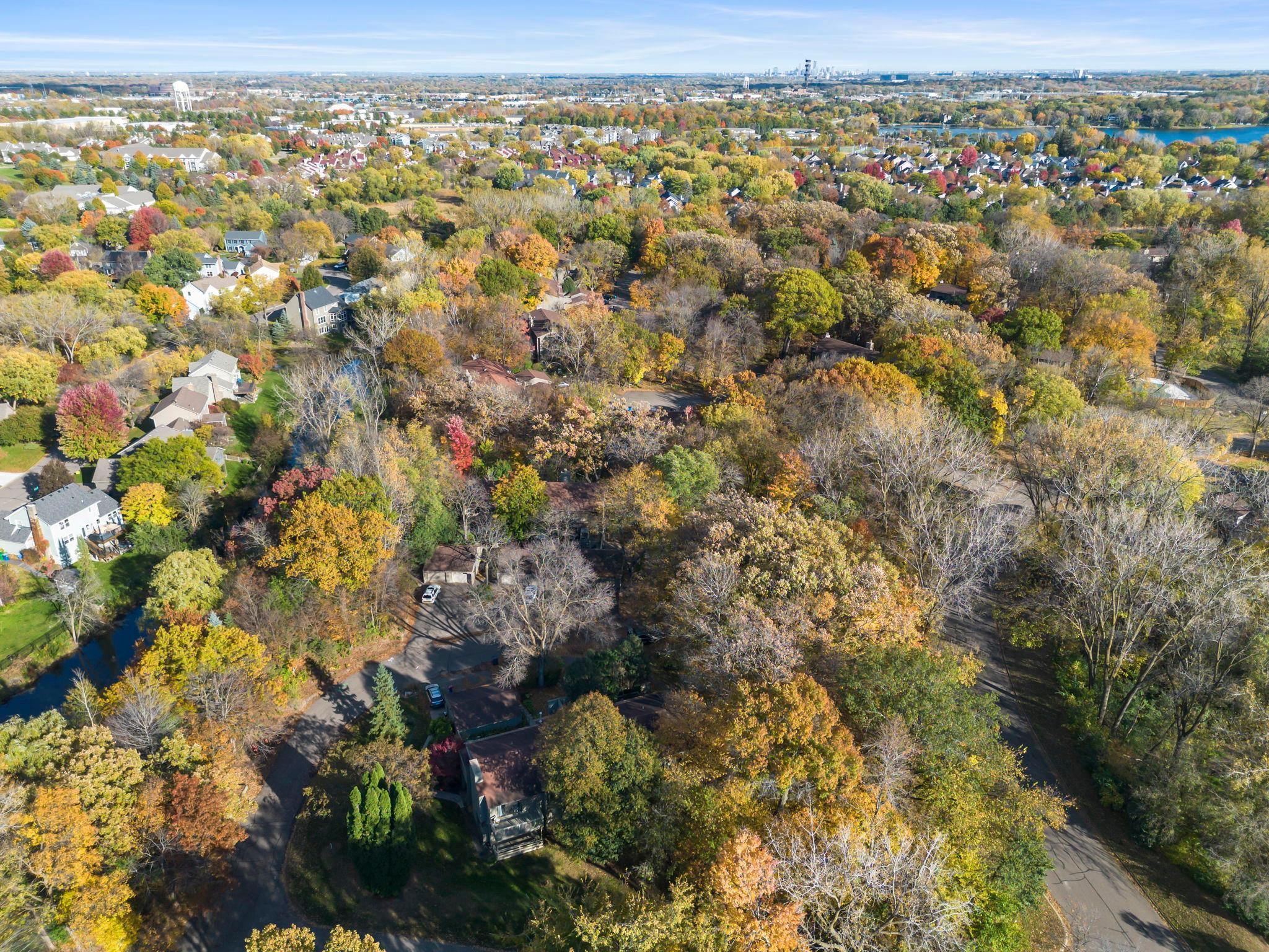 1844 Zanzibar Lane N