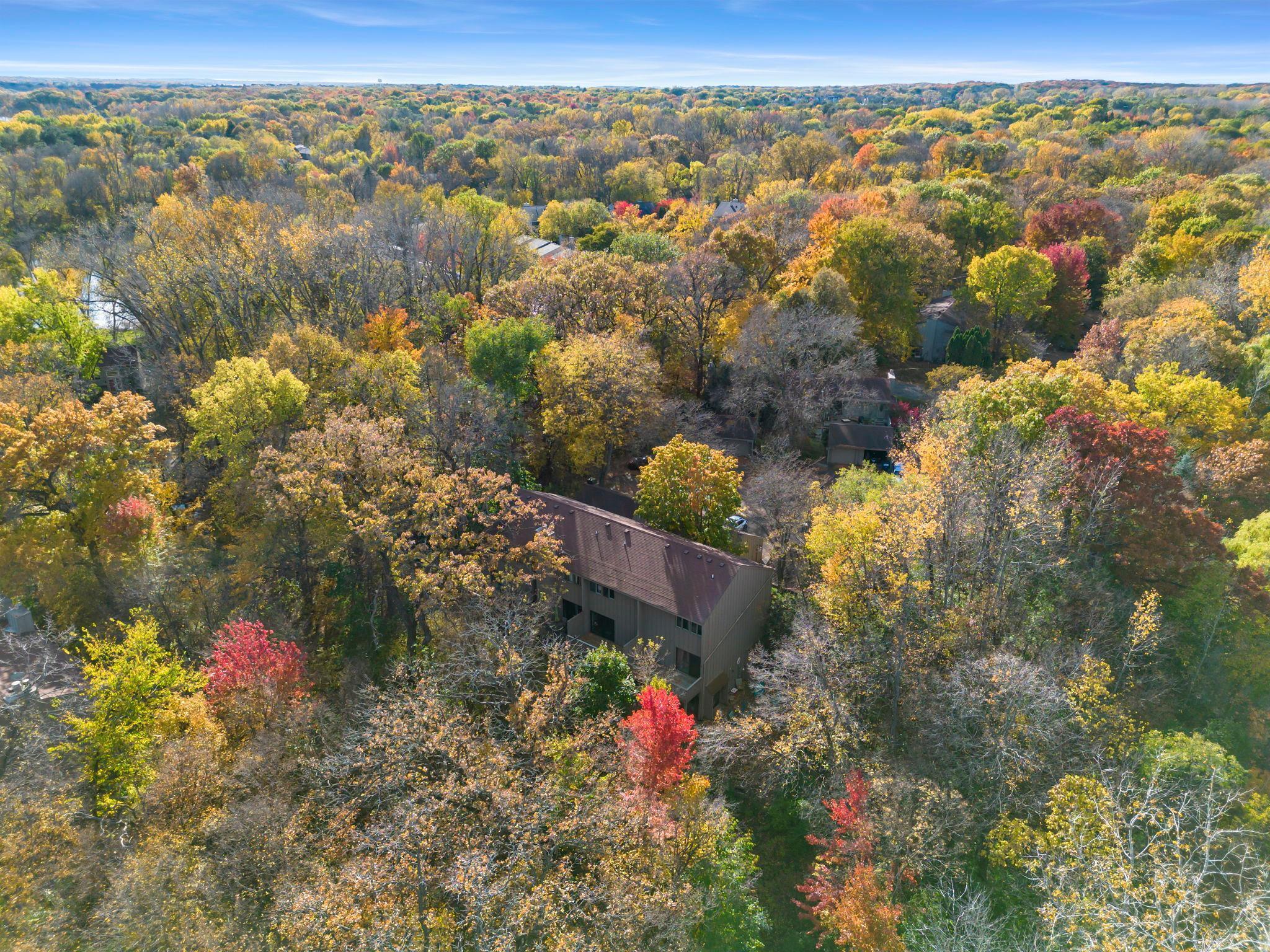 1844 Zanzibar Lane N