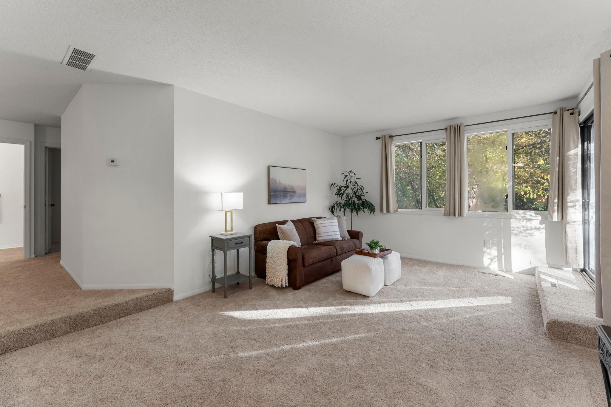 1844 Zanzibar Lane N